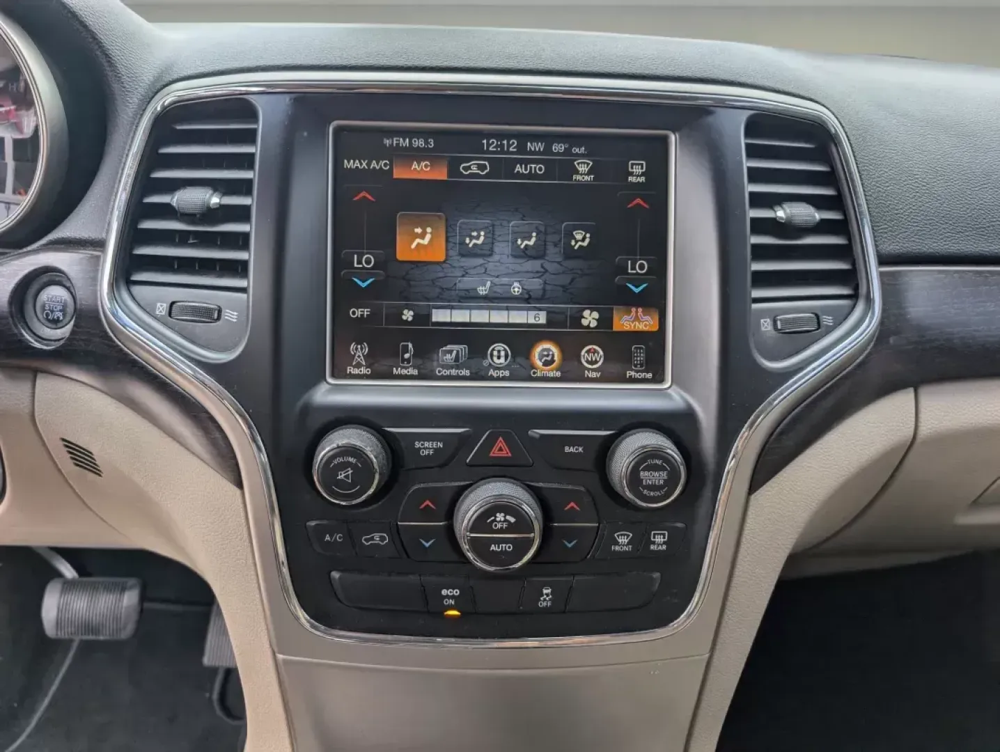 2014 /Black/Lt Frost Beige Jeep Grand Cherokee Laredo (1C4RJEAG1EC) with an Regular Unleaded V-6 3.6 L/220 engine, 8-Speed Automatic w/OD transmission, located at 804 22nd Ave, Phenix City, AL, 36870, (334) 297-1860, 32.484749, -85.024475 - 2014 Jeep Grand Cherokee Laredo - Photo#13