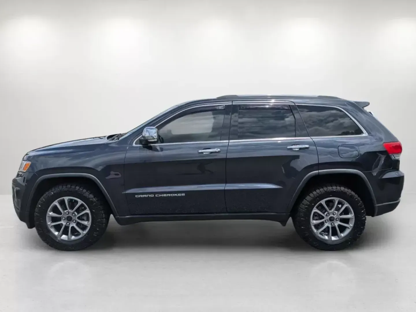 2014 /Black Jeep Grand Cherokee Limited (1C4RJFBG0EC) with an Other engine, located at 804 22nd Ave, Phenix City, AL, 36870, (334) 297-1860, 32.484749, -85.024475 - **Explore Adventure with the 2014 Jeep Grand Cherokee Limited Perfect for Every Journey!**<br /> <br /> Are you ready to elevate your driving experience and embrace endless adventures? The 2014 Jeep Grand Cherokee Limited is here to make your journeys more thrilling and enjoyable. Whether you're na - Photo#7