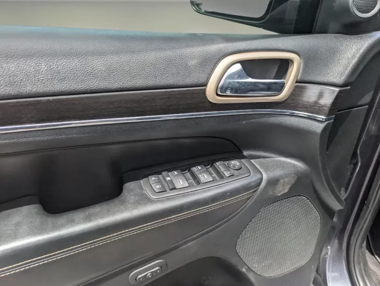 2014 /Black Jeep Grand Cherokee Limited (1C4RJFBG0EC) with an Other engine, located at 804 22nd Ave, Phenix City, AL, 36870, (334) 297-1860, 32.484749, -85.024475 - **Explore Adventure with the 2014 Jeep Grand Cherokee Limited Perfect for Every Journey!**<br /> <br /> Are you ready to elevate your driving experience and embrace endless adventures? The 2014 Jeep Grand Cherokee Limited is here to make your journeys more thrilling and enjoyable. Whether you're na - Photo#8