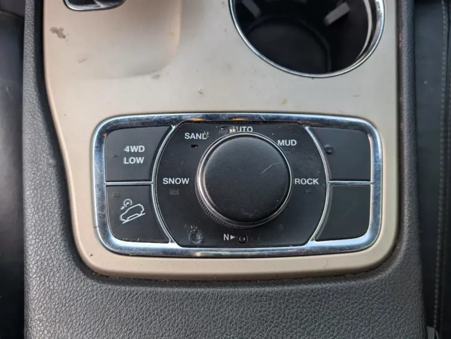 2014 /Black Jeep Grand Cherokee Limited (1C4RJFBG0EC) with an Other engine, located at 804 22nd Ave, Phenix City, AL, 36870, (334) 297-1860, 32.484749, -85.024475 - **Explore Adventure with the 2014 Jeep Grand Cherokee Limited Perfect for Every Journey!**<br /> <br /> Are you ready to elevate your driving experience and embrace endless adventures? The 2014 Jeep Grand Cherokee Limited is here to make your journeys more thrilling and enjoyable. Whether you're na - Photo#13