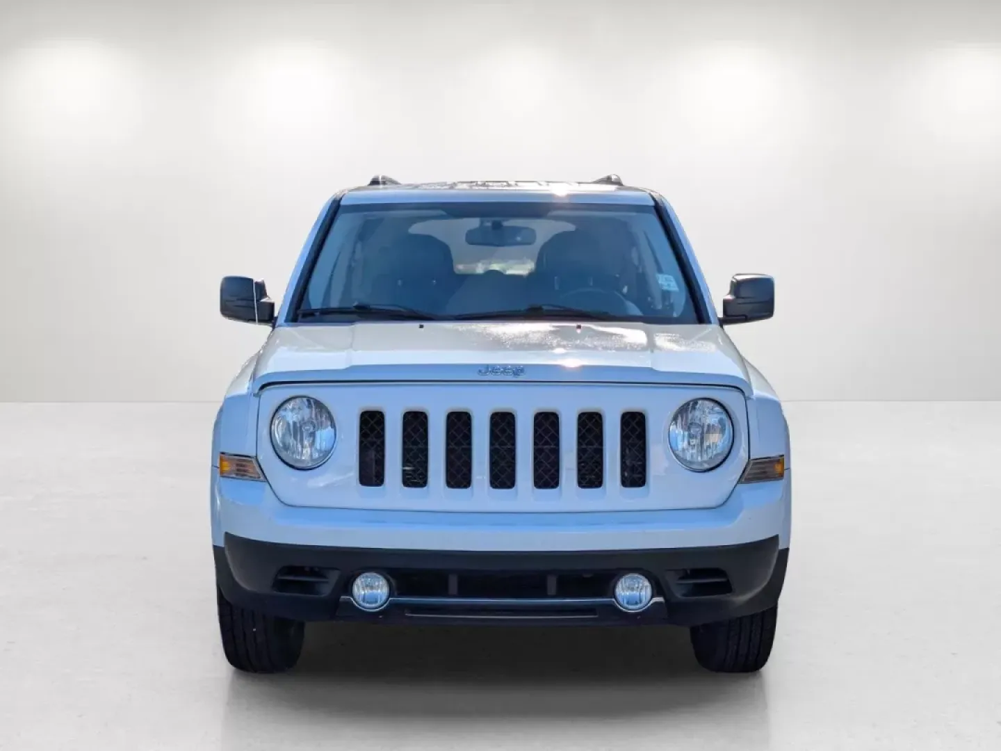 2014 /Dark Slate Gray Jeep Patriot Limited (1C4NJPCB8ED) with an Other engine, located at 1430 Gateway Drive, Opelika, AL, 36801, (334) 239-0944, 32.637871, -85.409790 - Discover the ultimate blend of style and practicality with the 2014 Jeep Patriot Limited, an SUV designed for those who refuse to compromise on adventure or comfort. Whether you're exploring the scenic routes of the Chattahoochee River or commuting through the bustling streets of Phenix City, AL, th - Photo#1