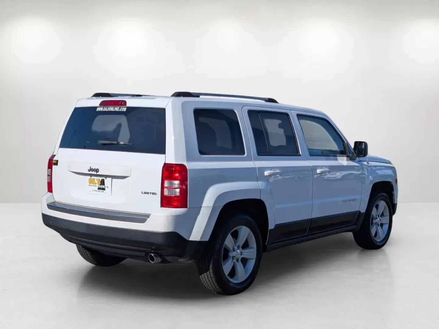 2014 /Dark Slate Gray Jeep Patriot Limited (1C4NJPCB8ED) with an Other engine, located at 1430 Gateway Drive, Opelika, AL, 36801, (334) 239-0944, 32.637871, -85.409790 - Discover the ultimate blend of style and practicality with the 2014 Jeep Patriot Limited, an SUV designed for those who refuse to compromise on adventure or comfort. Whether you're exploring the scenic routes of the Chattahoochee River or commuting through the bustling streets of Phenix City, AL, th - Photo#4