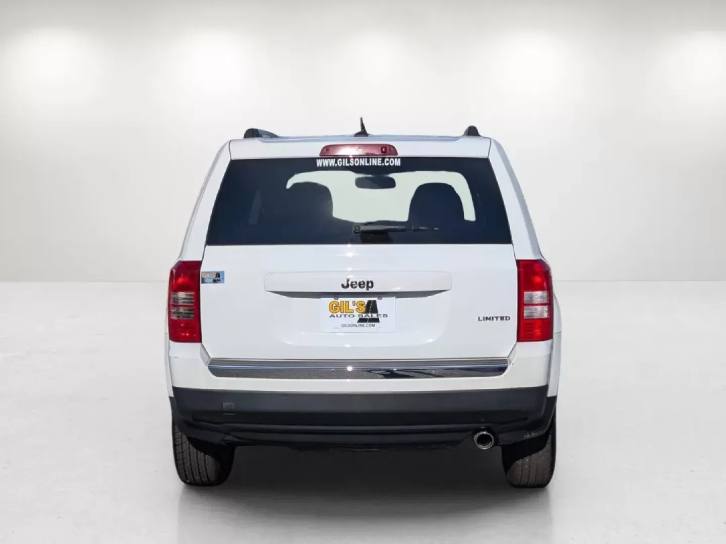 2014 /Dark Slate Gray Jeep Patriot Limited (1C4NJPCB8ED) with an Other engine, located at 1430 Gateway Drive, Opelika, AL, 36801, (334) 239-0944, 32.637871, -85.409790 - Discover the ultimate blend of style and practicality with the 2014 Jeep Patriot Limited, an SUV designed for those who refuse to compromise on adventure or comfort. Whether you're exploring the scenic routes of the Chattahoochee River or commuting through the bustling streets of Phenix City, AL, th - Photo#5