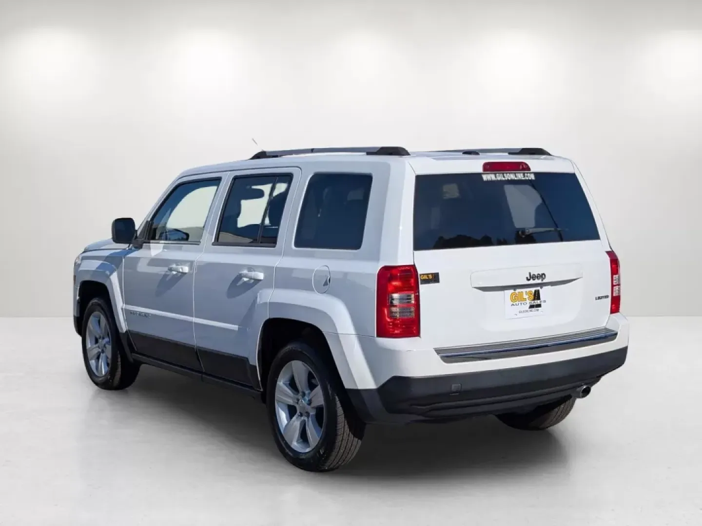2014 /Dark Slate Gray Jeep Patriot Limited (1C4NJPCB8ED) with an Other engine, located at 1430 Gateway Drive, Opelika, AL, 36801, (334) 239-0944, 32.637871, -85.409790 - Discover the ultimate blend of style and practicality with the 2014 Jeep Patriot Limited, an SUV designed for those who refuse to compromise on adventure or comfort. Whether you're exploring the scenic routes of the Chattahoochee River or commuting through the bustling streets of Phenix City, AL, th - Photo#6