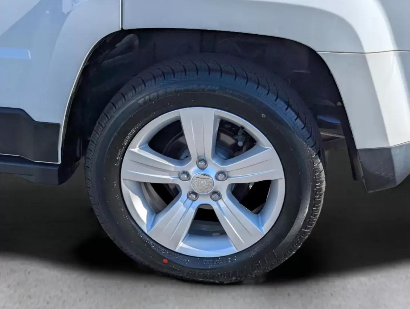 2014 /Dark Slate Gray Jeep Patriot Limited (1C4NJPCB8ED) with an Other engine, located at 1430 Gateway Drive, Opelika, AL, 36801, (334) 239-0944, 32.637871, -85.409790 - Discover the ultimate blend of style and practicality with the 2014 Jeep Patriot Limited, an SUV designed for those who refuse to compromise on adventure or comfort. Whether you're exploring the scenic routes of the Chattahoochee River or commuting through the bustling streets of Phenix City, AL, th - Photo#8