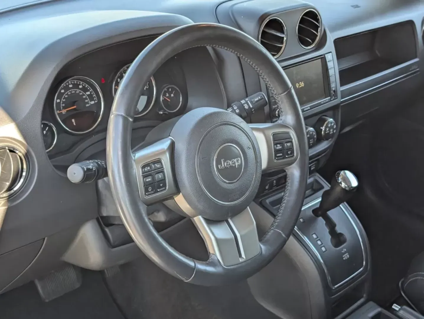 2014 /Dark Slate Gray Jeep Patriot Limited (1C4NJPCB8ED) with an Other engine, located at 1430 Gateway Drive, Opelika, AL, 36801, (334) 239-0944, 32.637871, -85.409790 - Discover the ultimate blend of style and practicality with the 2014 Jeep Patriot Limited, an SUV designed for those who refuse to compromise on adventure or comfort. Whether you're exploring the scenic routes of the Chattahoochee River or commuting through the bustling streets of Phenix City, AL, th - Photo#11