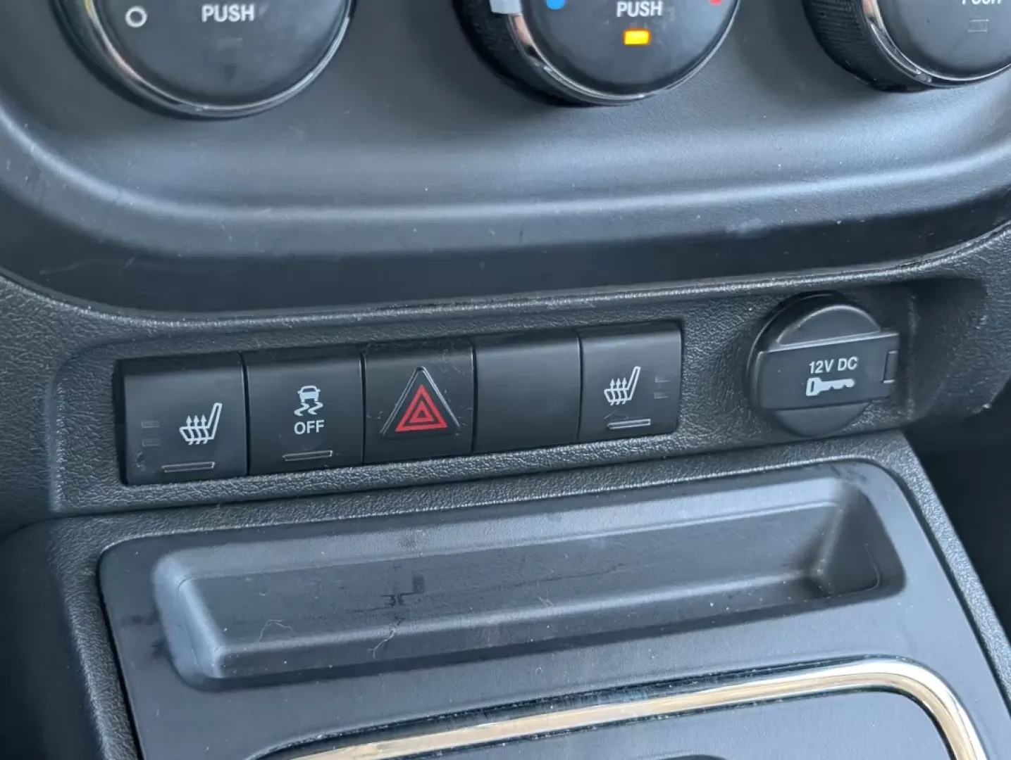 2014 /Dark Slate Gray Jeep Patriot Limited (1C4NJPCB8ED) with an Other engine, located at 1430 Gateway Drive, Opelika, AL, 36801, (334) 239-0944, 32.637871, -85.409790 - Discover the ultimate blend of style and practicality with the 2014 Jeep Patriot Limited, an SUV designed for those who refuse to compromise on adventure or comfort. Whether you're exploring the scenic routes of the Chattahoochee River or commuting through the bustling streets of Phenix City, AL, th - Photo#15