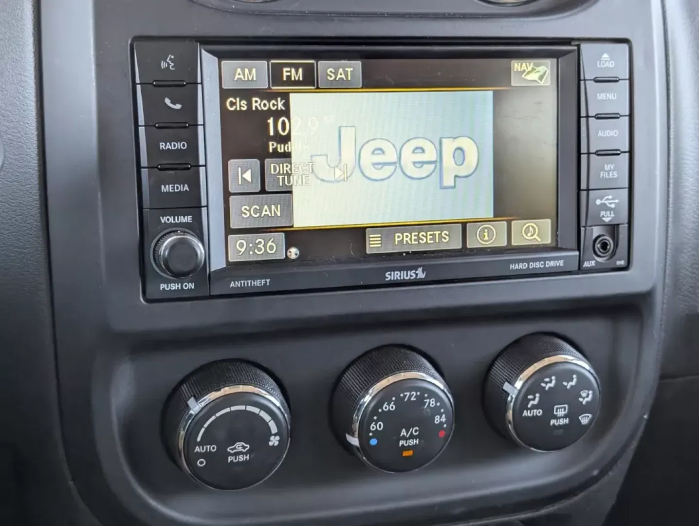 2014 /Dark Slate Gray Jeep Patriot Limited (1C4NJPCB8ED) with an Other engine, located at 1430 Gateway Drive, Opelika, AL, 36801, (334) 239-0944, 32.637871, -85.409790 - Discover the ultimate blend of style and practicality with the 2014 Jeep Patriot Limited, an SUV designed for those who refuse to compromise on adventure or comfort. Whether you're exploring the scenic routes of the Chattahoochee River or commuting through the bustling streets of Phenix City, AL, th - Photo#16