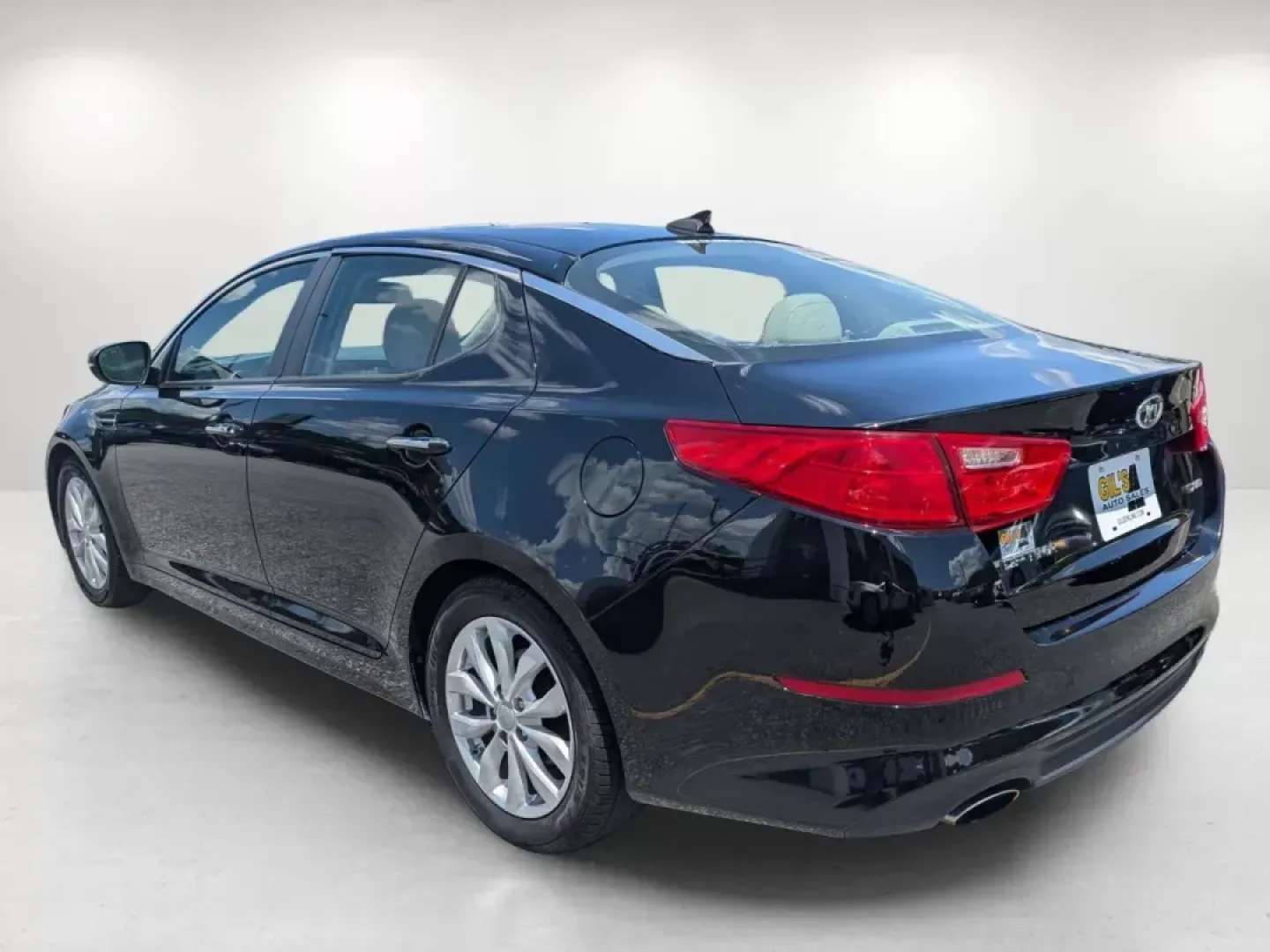 2014 /Beige Kia Optima EX (5XXGN4A73EG) with an Other engine, located at 5115 14th Ave., Columbus, GA, 31904, (706) 323-0345, 32.511494, -84.971046 - Elevate your driving experience with the stunning 2014 Kia Optima EX, now available at Gils Auto - Columbus, located at 5115 14th Ave., Columbus, GA 31904. This exceptional sedan is not only an eye-catcher with its sleek Ebony Black exterior and sophisticated beige leather interior, but it also offe - Photo#6