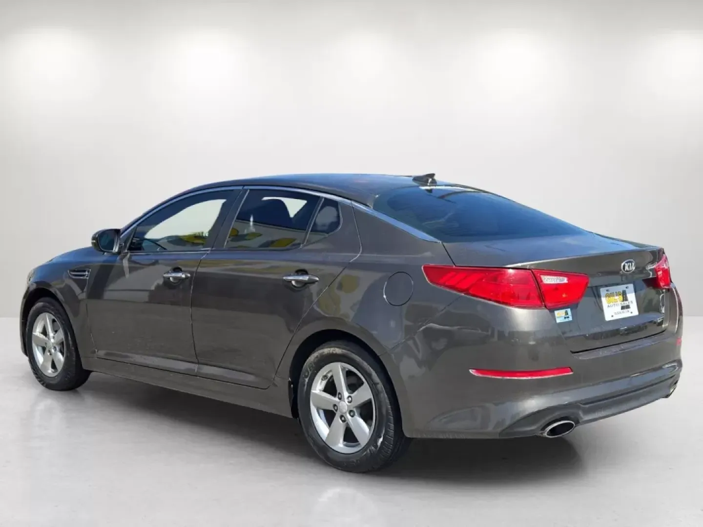 2014 /Beige Kia Optima LX (5XXGM4A74EG) with an Other engine, located at 1430 Gateway Drive, Opelika, AL, 36801, (334) 239-0944, 32.637871, -85.409790 - **Experience Unmatched Comfort and Style with This 2014 Kia Optima LX Perfect for Your Daily Commutes!**<br /> <br /> If you're searching for a dependable sedan that perfectly blends style, comfort, and technology, your quest ends here! The 2014 Kia Optima LX is not just a car; it's a lifestyle upg - Photo#6