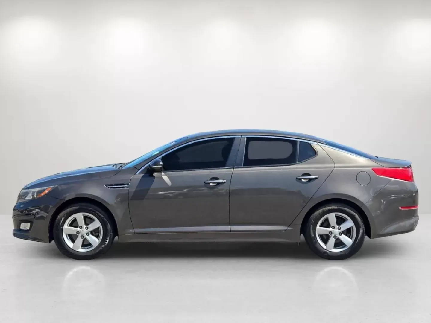 2014 /Beige Kia Optima LX (5XXGM4A74EG) with an Other engine, located at 1430 Gateway Drive, Opelika, AL, 36801, (334) 239-0944, 32.637871, -85.409790 - **Experience Unmatched Comfort and Style with This 2014 Kia Optima LX Perfect for Your Daily Commutes!**<br /> <br /> If you're searching for a dependable sedan that perfectly blends style, comfort, and technology, your quest ends here! The 2014 Kia Optima LX is not just a car; it's a lifestyle upg - Photo#7