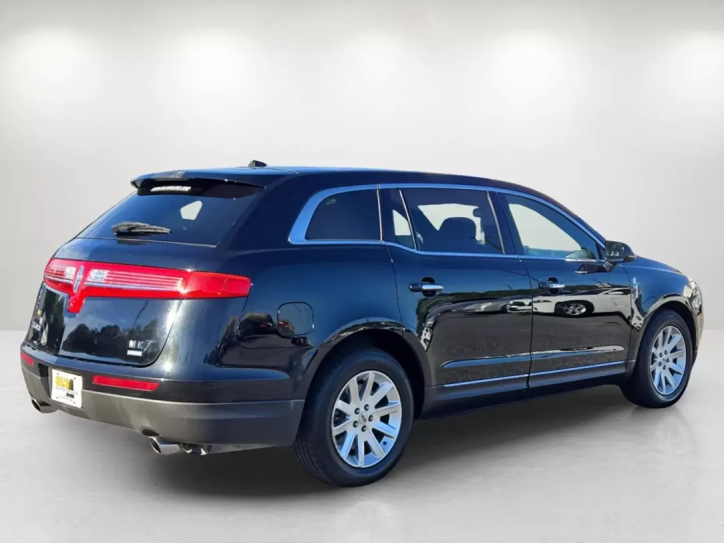 2014 Lincoln MKT (2LMHJ5NK0EB) with an Other engine, located at 1430 Gateway Drive, Opelika, AL, 36801, (334) 239-0944, 32.637871, -85.409790 - ### Experience Luxury and Versatility with the 2014 Lincoln MKT at Gils Auto in Phenix City<br /> <br /> Are you searching for a vehicle that seamlessly combines elegance, comfort, and practicality? Look no further than the 2014 Lincoln MKT, now available at Gils Auto in Phenix City, AL! This sporty - Photo#5