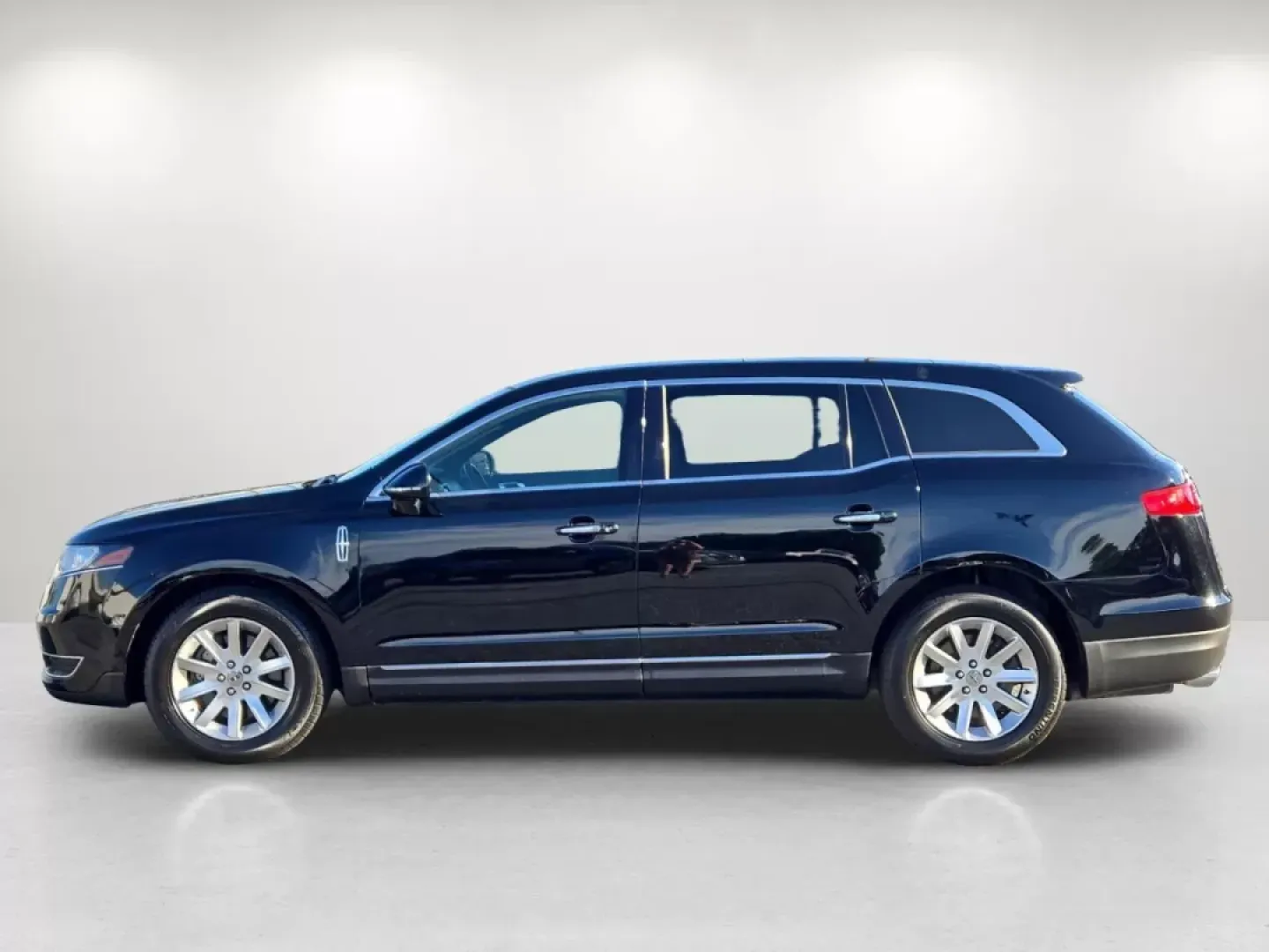 2014 Lincoln MKT (2LMHJ5NK0EB) with an Other engine, located at 1430 Gateway Drive, Opelika, AL, 36801, (334) 239-0944, 32.637871, -85.409790 - ### Experience Luxury and Versatility with the 2014 Lincoln MKT at Gils Auto in Phenix City<br /> <br /> Are you searching for a vehicle that seamlessly combines elegance, comfort, and practicality? Look no further than the 2014 Lincoln MKT, now available at Gils Auto in Phenix City, AL! This sporty - Photo#8