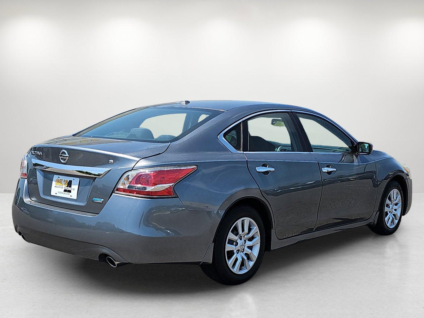 2014 /Charcoal Nissan Altima 2.5 S (1N4AL3AP6EC) with an Regular Unleaded I-4 2.5 L/152 engine, 1-Speed CVT w/OD transmission, located at 521 Old Farm Lane Rd, Prattville, AL, 36066, (334) 325-1505, 32.482460, -86.416367 - 2014 Nissan Altima 2.5 S - Photo#5