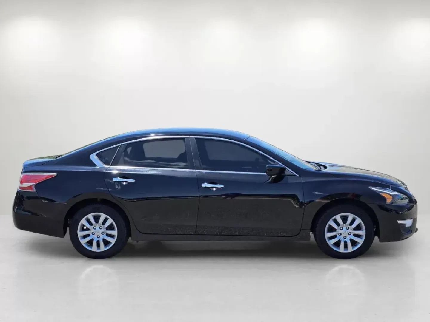 2014 /Charcoal Nissan Altima 2.5 S (1N4AL3AP5EC) with an Regular Unleaded I-4 2.5 L/152 engine, 1-Speed CVT w/OD transmission, located at 521 Old Farm Lane Rd, Prattville, AL, 36066, (334) 325-1505, 32.482460, -86.416367 - 2014 Nissan Altima 2.5 S - Photo#4