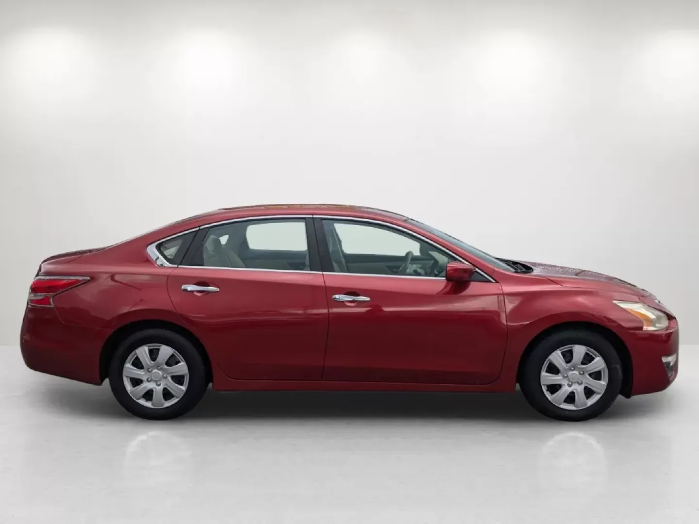2014 /Beige Nissan Altima 2.5 S (1N4AL3AP7EC) with an Other engine, located at 804 22nd Ave, Phenix City, AL, 36870, (334) 297-1860, 32.484749, -85.024475 - **Elevate Your Commute with the 2014 Nissan Altima 2.5 S Perfect for Daily Drivers!**<br /> <br /> If you're seeking a blend of reliability, comfort, and style for your daily commute, look no further than the 2014 Nissan Altima 2.5 S. This versatile sedan is ideal for anyone from busy professionals - Photo#3