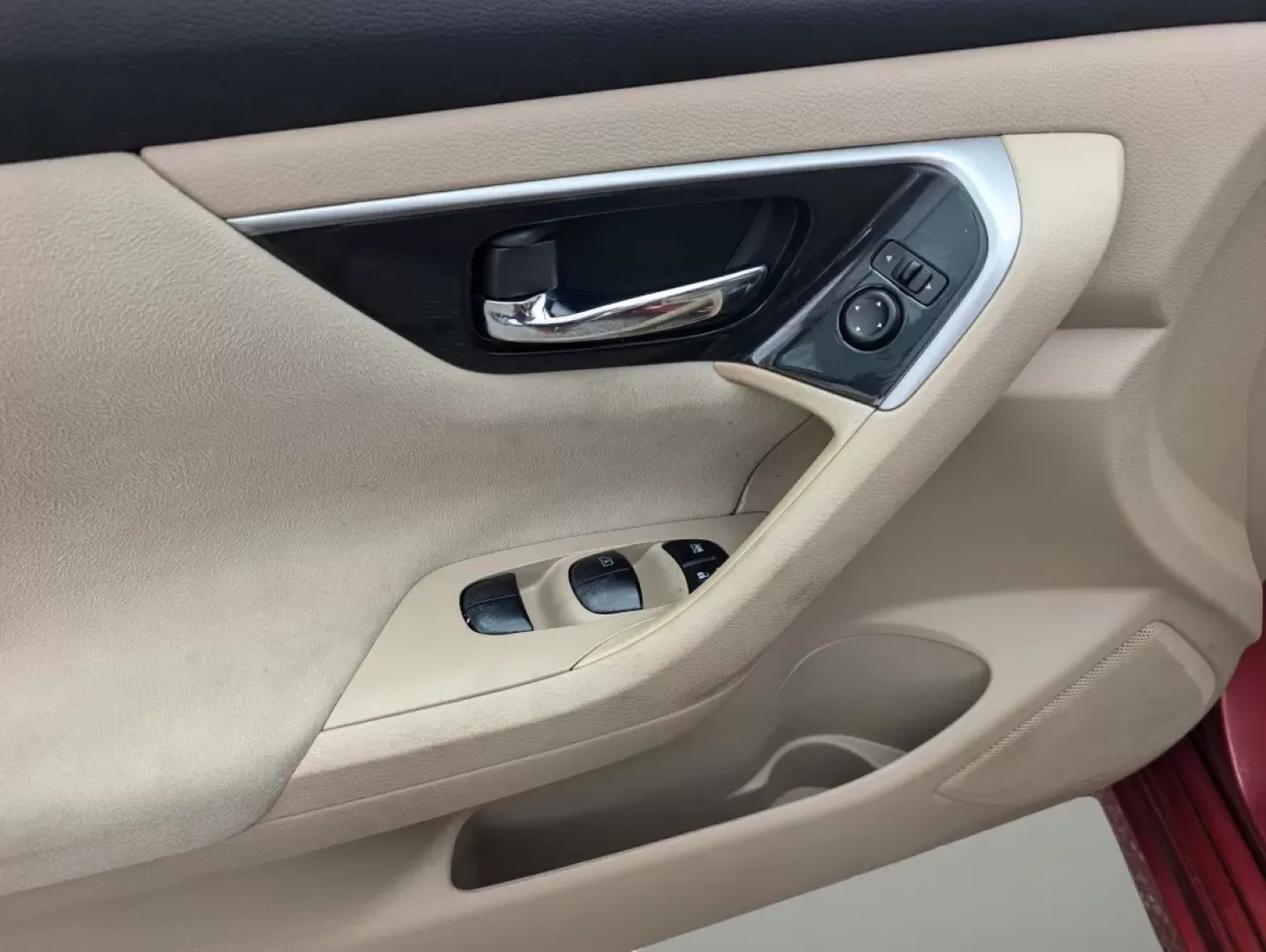 2014 /Beige Nissan Altima 2.5 S (1N4AL3AP7EC) with an Other engine, located at 804 22nd Ave, Phenix City, AL, 36870, (334) 297-1860, 32.484749, -85.024475 - **Elevate Your Commute with the 2014 Nissan Altima 2.5 S Perfect for Daily Drivers!**<br /> <br /> If you're seeking a blend of reliability, comfort, and style for your daily commute, look no further than the 2014 Nissan Altima 2.5 S. This versatile sedan is ideal for anyone from busy professionals - Photo#8