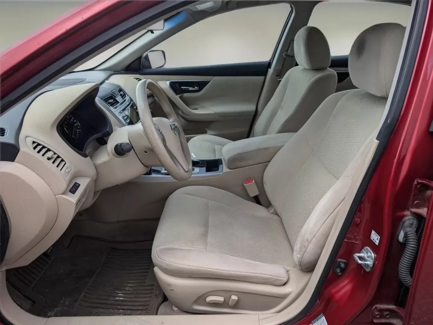 2014 /Beige Nissan Altima 2.5 S (1N4AL3AP7EC) with an Other engine, located at 804 22nd Ave, Phenix City, AL, 36870, (334) 297-1860, 32.484749, -85.024475 - **Elevate Your Commute with the 2014 Nissan Altima 2.5 S Perfect for Daily Drivers!**<br /> <br /> If you're seeking a blend of reliability, comfort, and style for your daily commute, look no further than the 2014 Nissan Altima 2.5 S. This versatile sedan is ideal for anyone from busy professionals - Photo#9