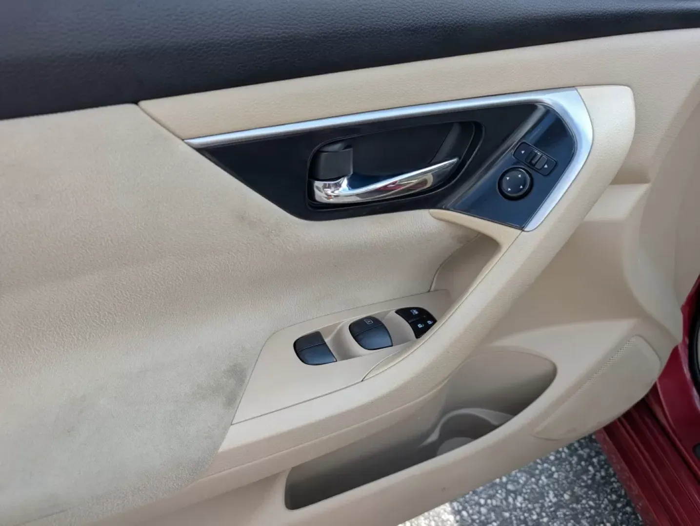 2014 /Beige Nissan Altima 2.5 SV (1N4AL3AP1EC) with an Other engine, located at 3959 U.S. 80 W, Phenix City, AL, 36870, (334) 297-4885, 32.469296, -85.135185 - ### Elevate Your Daily Drive with the 2014 Nissan Altima 2.5 SV at Gils Auto<br /> <br /> Are you looking for a reliable sedan that perfectly balances style, comfort, and performance? Look no further than this sleek **2014 Nissan Altima 2.5 SV**, available now at **Gils Auto** in **Phenix City, AL** - Photo#8
