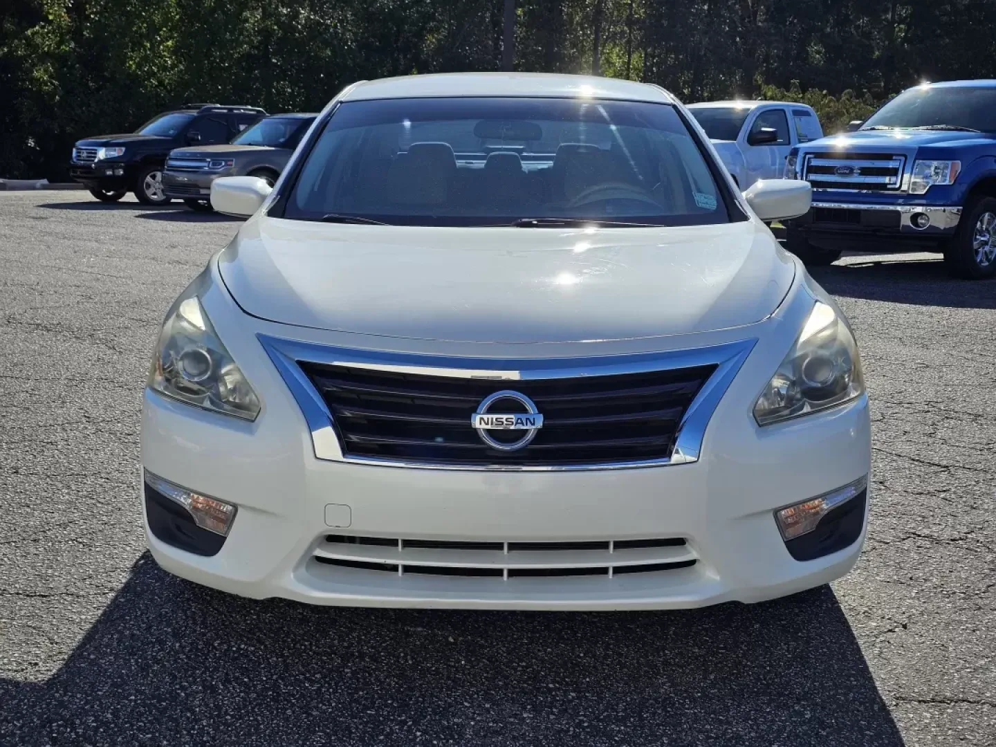 2014 /Beige Nissan Altima 2.5 SV (1N4AL3AP7EC) with an Other engine, located at 3959 U.S. 80 W, Phenix City, AL, 36870, (334) 297-4885, 32.469296, -85.135185 - **Experience the Freedom of the Open Road with the 2014 Nissan Altima 2.5 SV** <br /> <br /> Are you ready to elevate your daily commute or embark on weekend adventures? The 2014 Nissan Altima 2.5 SV is your perfect companion for both city and highway driving, making it ideal for budget-conscious - Photo#1