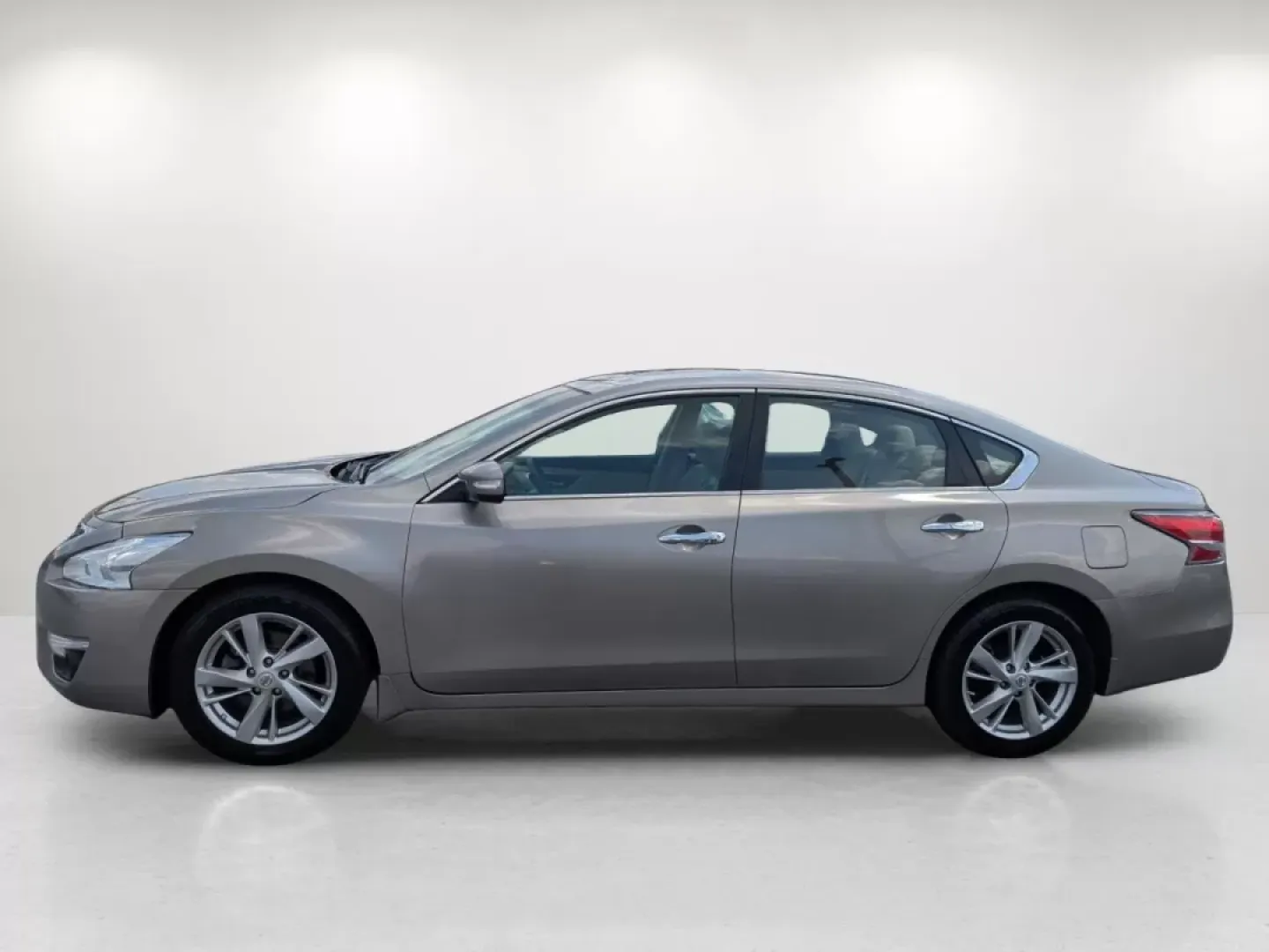 2014 /Beige Nissan Altima 2.5 SL (1N4AL3AP9EC) with an Other engine, located at 3959 U.S. 80 W, Phenix City, AL, 36870, (334) 297-4885, 32.469296, -85.135185 - Discover a whole new driving experience with the 2014 Nissan Altima 2.5 SL, a remarkable sedan designed with your lifestyle in mind. Whether you're navigating the bustling streets of Phenix City, AL, or embarking on a weekend adventure to nearby attractions like Lake Harding, this car delivers both - Photo#8