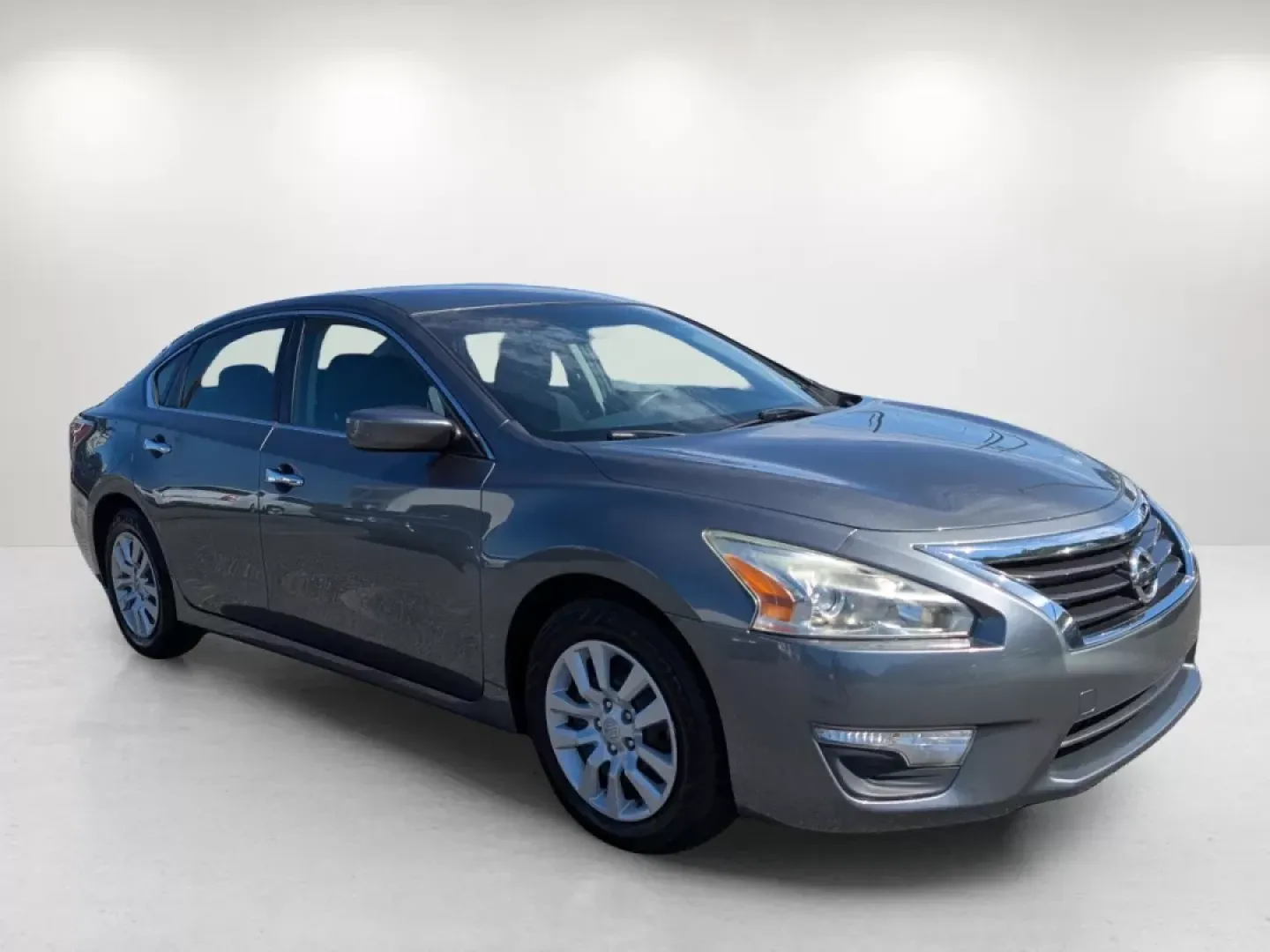2014 /Charcoal Nissan Altima 2.5 S (1N4AL3AP3EN) with an Other engine, located at 7000 Northlake Connector, Columbus, GA, 31904, (706) 987-8085, 32.524975, -84.978134 - **Discover Your Next Adventure with the 2014 Nissan Altima at Gils Auto - Phenix City!**<br /> <br /> Are you in search of a reliable sedan that fits perfectly into your busy lifestyle? Look no further than this 2014 Nissan Altima 2.5 S, available now at Gils Auto, your trusted Buy Here Pay Here dea - Photo#2