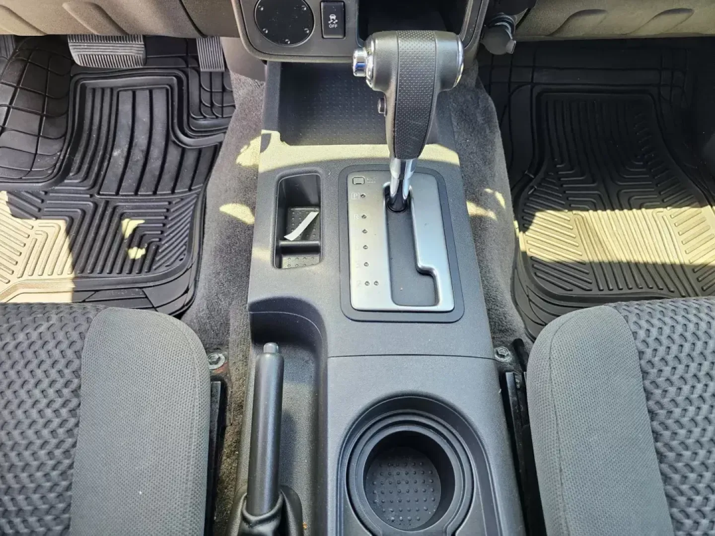 2014 /Graphite Nissan Frontier SV (1N6BD0CT8EN) with an Regular Unleaded I-4 2.5 L/146 engine, 5-Speed Automatic w/OD transmission, located at 521 Old Farm Lane Rd, Prattville, AL, 36066, (334) 325-1505, 32.482460, -86.416367 - **Discover Your Next Adventure with the 2014 Nissan Frontier SV at Gils Auto - Prattville!**<br /> <br /> Are you ready to elevate your weekend getaways or tackle your daily commute with style and reliability? Look no further than this impressive **2014 Nissan Frontier SV**! Perfect for budget-consc - Photo#14