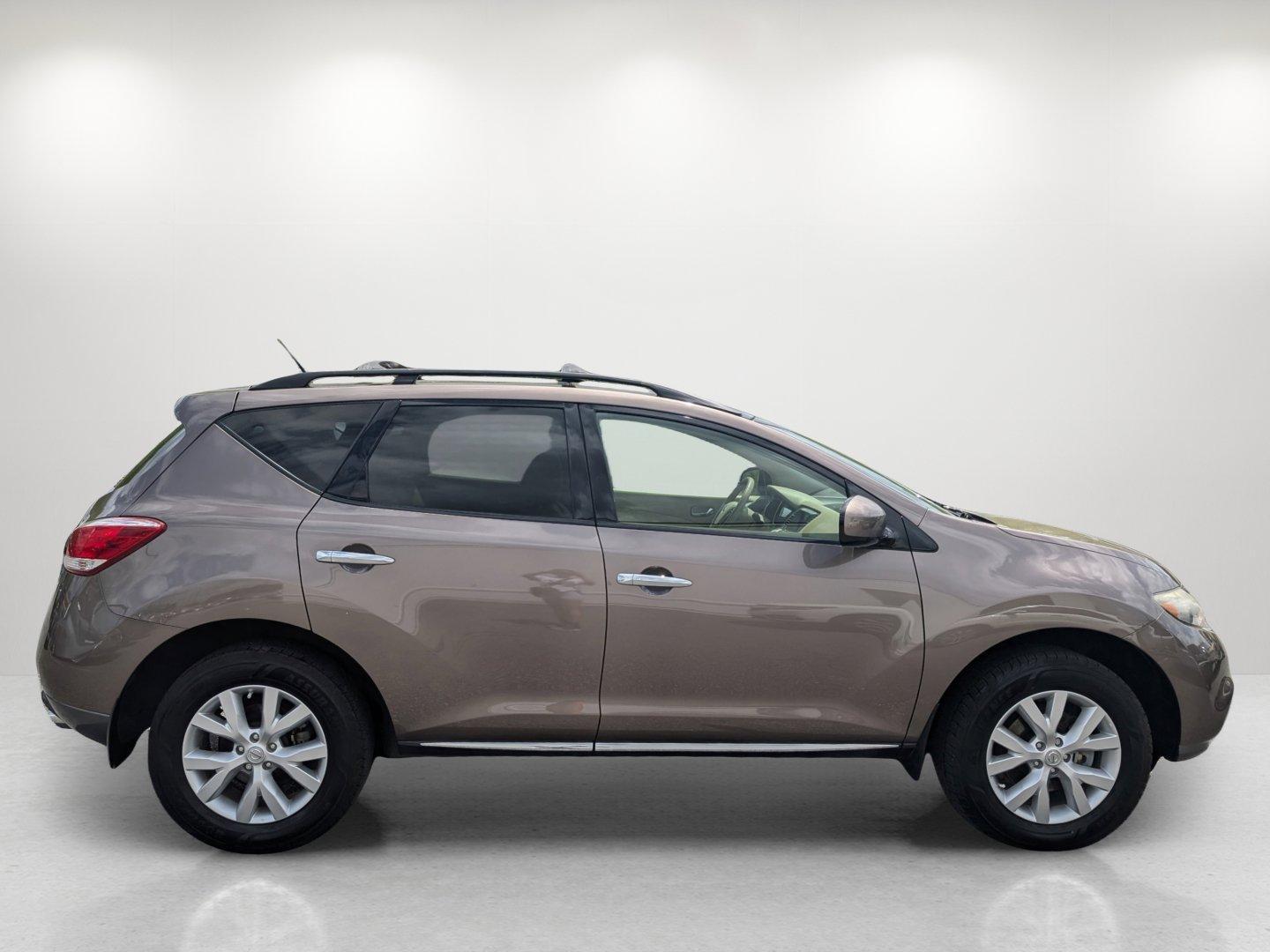 2014 /Beige Nissan Murano SL (JN8AZ1MU2EW) with an Regular Unleaded V-6 3.5 L/213 engine, 1-Speed CVT w/OD transmission, located at 3959 U.S. 80 W, Phenix City, AL, 36870, (334) 297-4885, 32.469296, -85.135185 - 2014 Nissan Murano SL - Photo#31