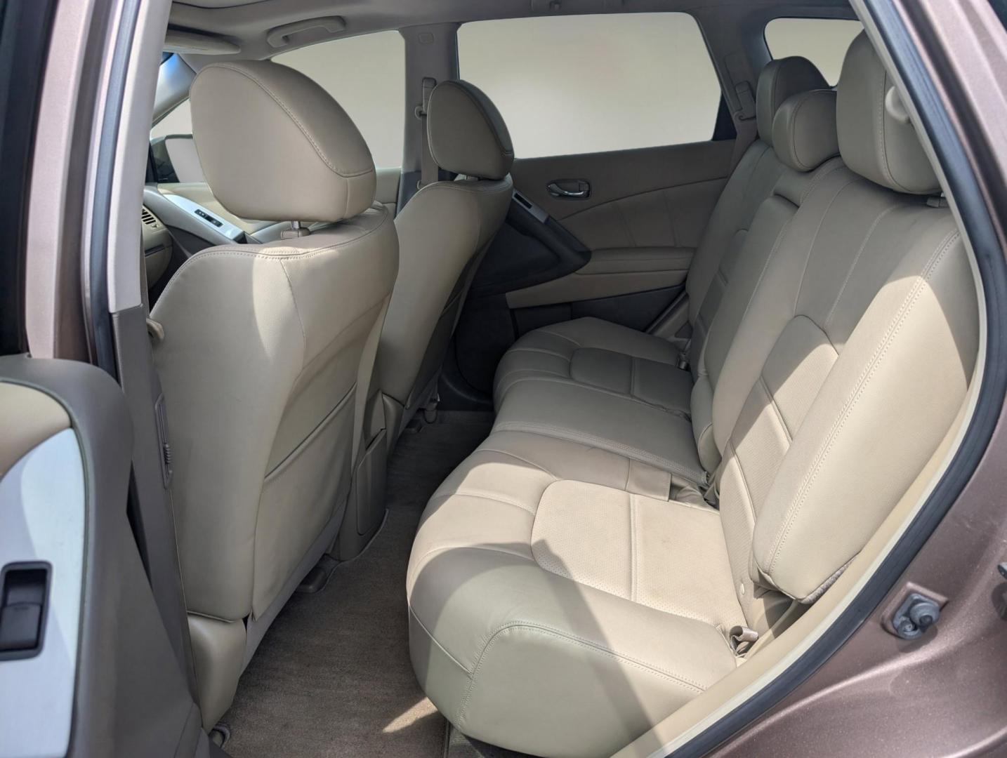 2014 /Beige Nissan Murano SL (JN8AZ1MU2EW) with an Regular Unleaded V-6 3.5 L/213 engine, 1-Speed CVT w/OD transmission, located at 3959 U.S. 80 W, Phenix City, AL, 36870, (334) 297-4885, 32.469296, -85.135185 - 2014 Nissan Murano SL - Photo#11
