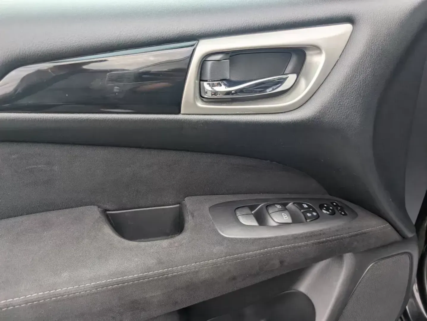 2014 /Charcoal Nissan Pathfinder SV (5N1AR2MN7EC) with an Regular Unleaded V-6 3.5 L/213 engine, 1-Speed CVT w/OD transmission, located at 521 Old Farm Lane Rd, Prattville, AL, 36066, (334) 325-1505, 32.482460, -86.416367 - 2014 Nissan Pathfinder SV - Photo#8