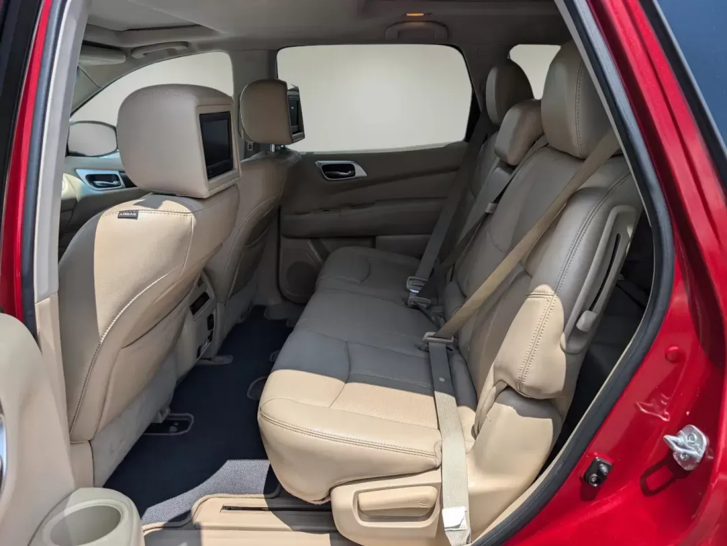 2014 /Almond Nissan Pathfinder Platinum (5N1AR2MN6EC) with an Regular Unleaded V-6 3.5 L/213 engine, 1-Speed CVT w/OD transmission, located at 804 22nd Ave, Phenix City, AL, 36870, (334) 297-1860, 32.484749, -85.024475 - **Discover Your Next Adventure with the 2014 Nissan Pathfinder Platinum at Gils Auto - Phenix City #2!**<br /> <br /> Are you ready to elevate your family road trips or weekend getaways? The 2014 Nissan Pathfinder Platinum is the perfect SUV for those who crave adventure without sacrificing comfort - Photo#10