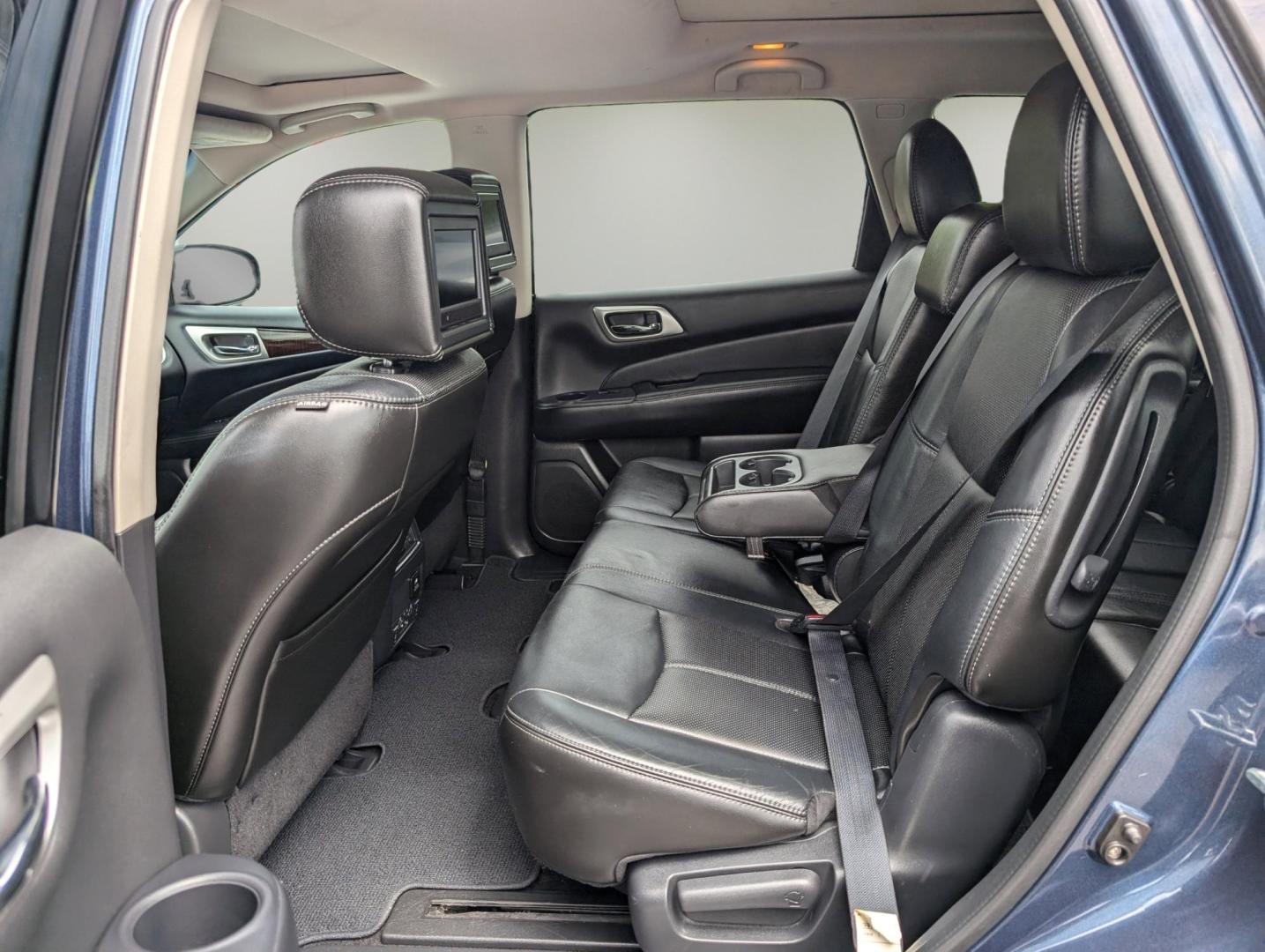 2014 /Charcoal Nissan Pathfinder Platinum (5N1AR2MN7EC) with an Regular Unleaded V-6 3.5 L/213 engine, 1-Speed CVT w/OD transmission, located at 3959 U.S. 80 W, Phenix City, AL, 36870, (334) 297-4885, 32.469296, -85.135185 - 2014 Nissan Pathfinder Platinum - Photo#10