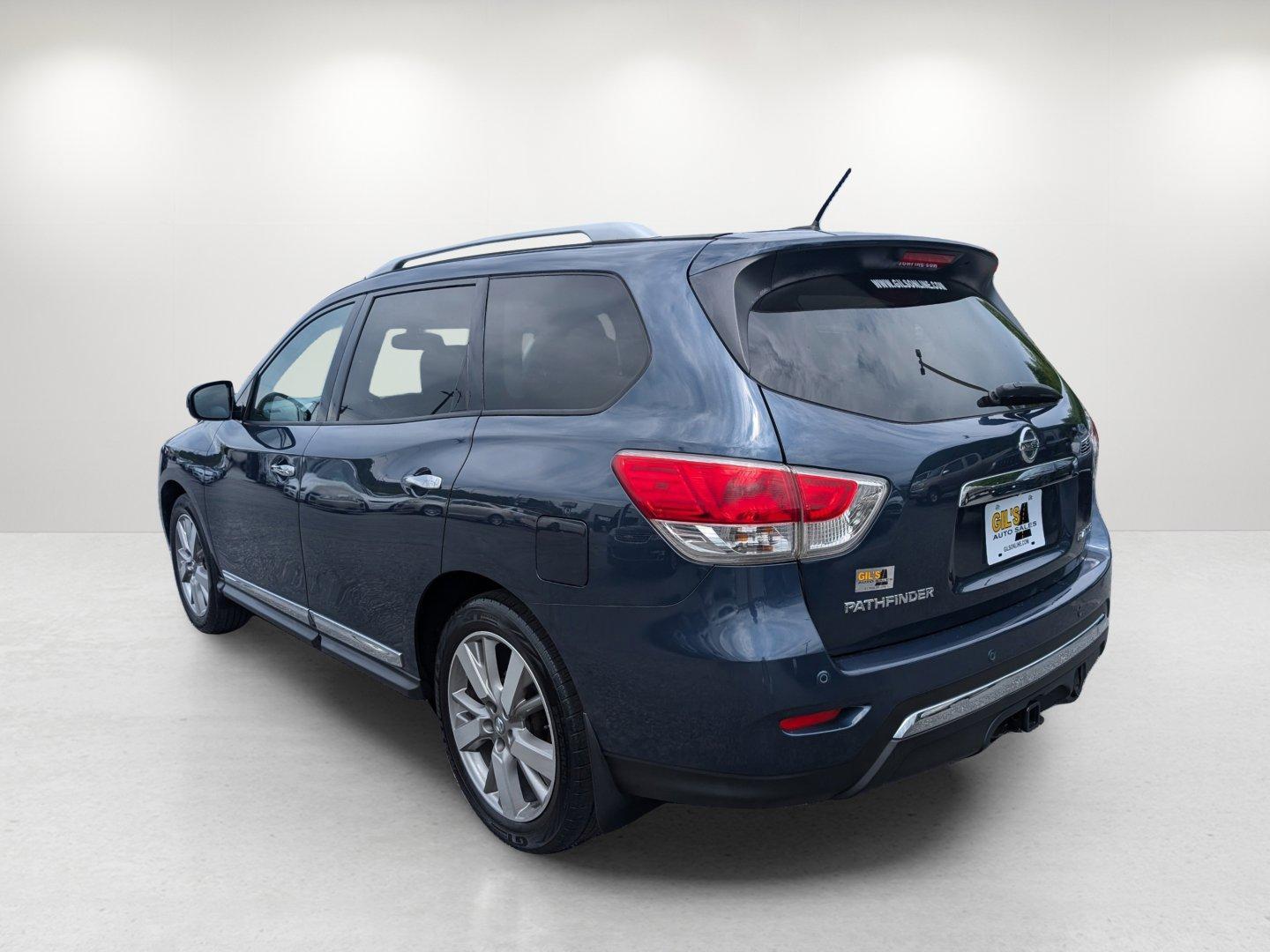 2014 /Charcoal Nissan Pathfinder Platinum (5N1AR2MN7EC) with an Regular Unleaded V-6 3.5 L/213 engine, 1-Speed CVT w/OD transmission, located at 3959 U.S. 80 W, Phenix City, AL, 36870, (334) 297-4885, 32.469296, -85.135185 - 2014 Nissan Pathfinder Platinum - Photo#6
