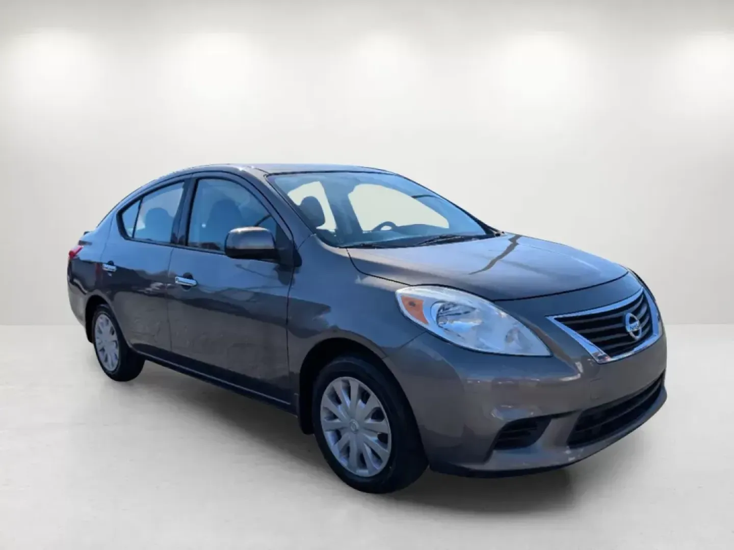 2014 /Charcoal Nissan Versa SV (3N1CN7AP9EL) with an Regular Unleaded I-4 1.6 L/98 engine, 1-Speed CVT w/OD transmission, located at 5115 14th Ave., Columbus, GA, 31904, (706) 323-0345, 32.511494, -84.971046 - 2014 Nissan Versa SV - Photo#2