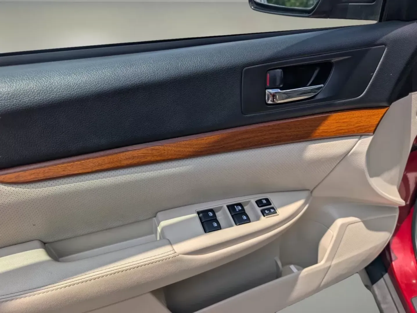 2014 /Warm Ivory Subaru Outback 2.5i Limited (4S4BRCLC1E3) with an Other engine, located at 3959 U.S. 80 W, Phenix City, AL, 36870, (334) 297-4885, 32.469296, -85.135185 - **Adventure Awaits with the 2014 Subaru Outback 2.5i Limited Perfect for Your Next Road Trip!**<br /> <br /> If you're ready to elevate your family outings or embark on thrilling weekend adventures, the 2014 Subaru Outback 2.5i Limited is the vehicle for you. This versatile sport utility vehicle co - Photo#8