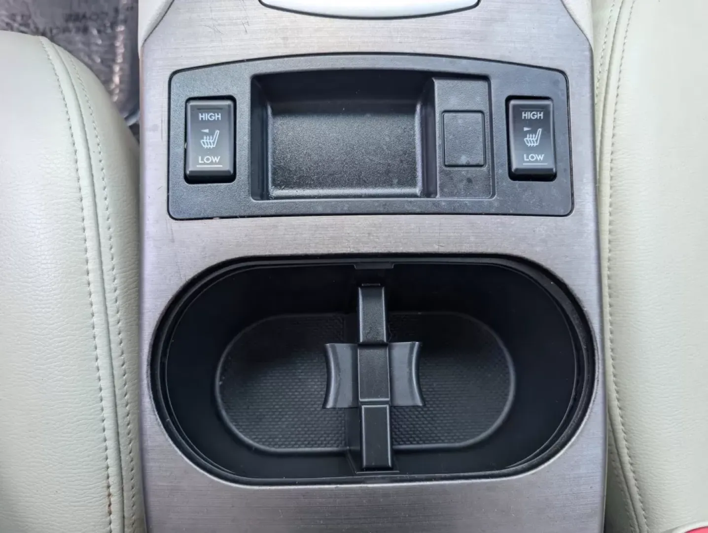 2014 /Warm Ivory Subaru Outback 2.5i Limited (4S4BRCLC1E3) with an Other engine, located at 3959 U.S. 80 W, Phenix City, AL, 36870, (334) 297-4885, 32.469296, -85.135185 - **Adventure Awaits with the 2014 Subaru Outback 2.5i Limited Perfect for Your Next Road Trip!**<br /> <br /> If you're ready to elevate your family outings or embark on thrilling weekend adventures, the 2014 Subaru Outback 2.5i Limited is the vehicle for you. This versatile sport utility vehicle co - Photo#12