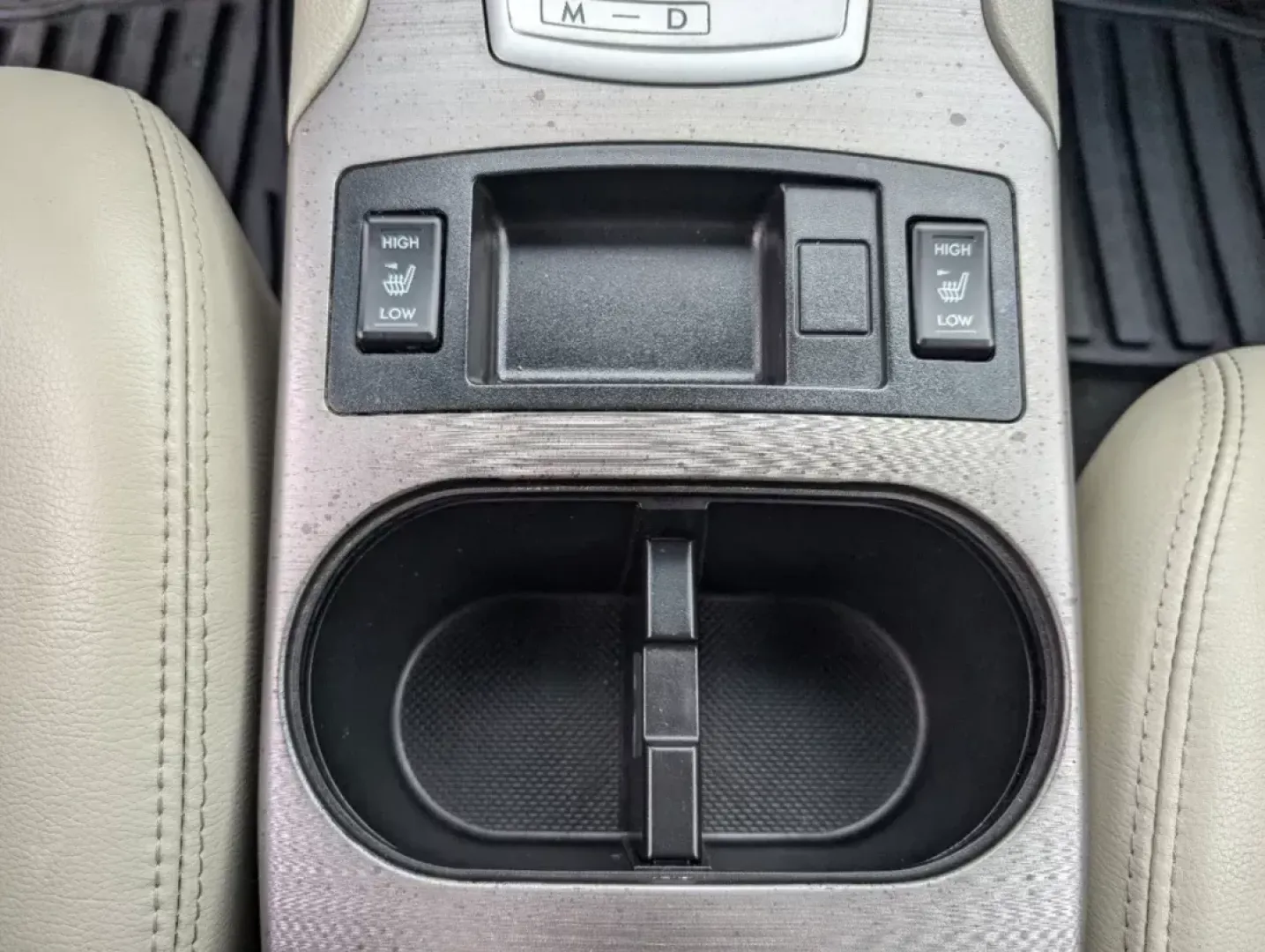 2014 /Warm Ivory Subaru Outback 2.5i Limited (4S4BRCLC8E3) with an Regular Unleaded H-4 2.5 L/152 engine, 6-Speed CVT w/OD transmission, located at 1430 Gateway Drive, Opelika, AL, 36801, (334) 239-0944, 32.637871, -85.409790 - **Adventure Awaits with the 2014 Subaru Outback 2.5i Limited - Your Ideal Companion for Family Road Trips!**<br /> <br /> Are you a family seeking the perfect vehicle for those unforgettable road trips? Look no further than the 2014 Subaru Outback 2.5i Limited, available now at Gils Auto in Opelika, - Photo#14