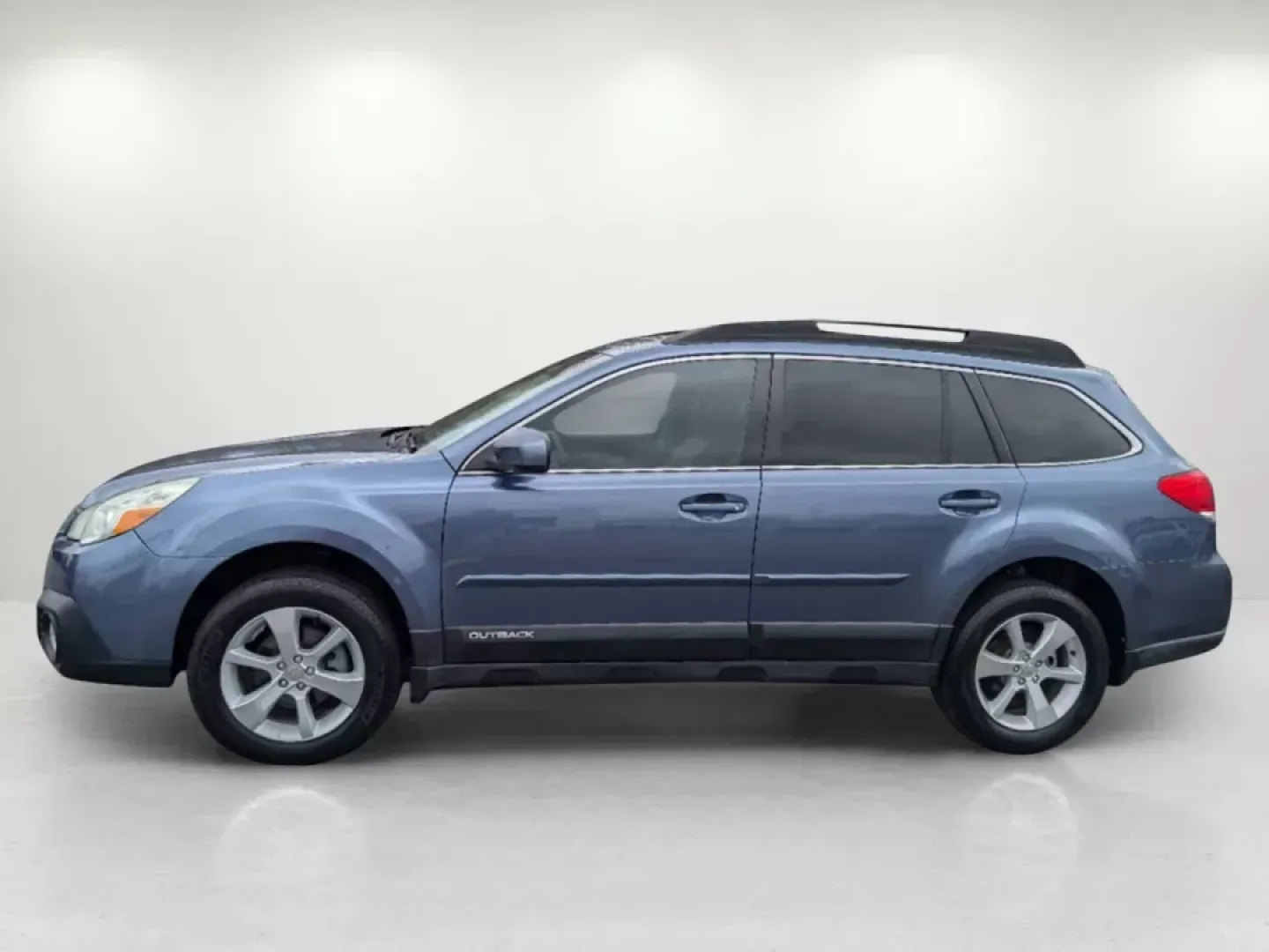 2014 /Warm Ivory Subaru Outback 2.5i Limited (4S4BRCLC0E3) with an Other engine, located at 5115 14th Ave., Columbus, GA, 31904, (706) 323-0345, 32.511494, -84.971046 - Discover the perfect companion for your weekend adventures and family outings with this stunning 2014 Subaru Outback 2.5i Limited, now available at Gils Auto in Opelika, AL. Whether you're navigating the scenic routes of Lee County or heading out on a family road trip to nearby Chewacla State Park, - Photo#7