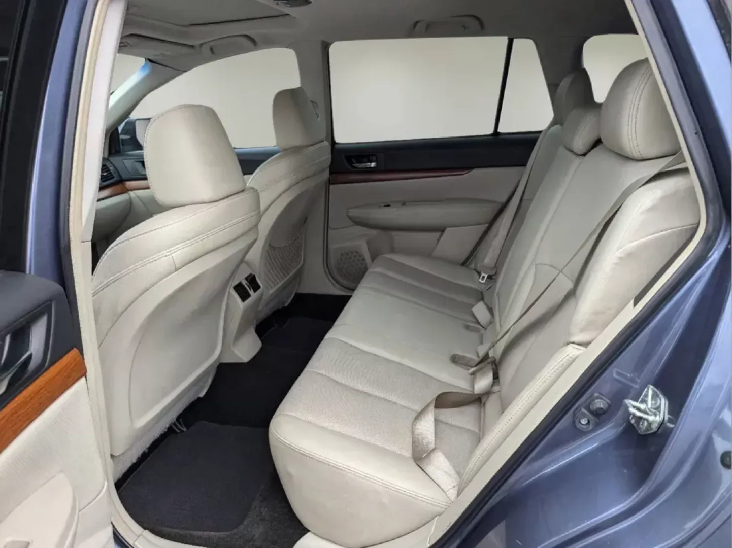 2014 /Warm Ivory Subaru Outback 2.5i Limited (4S4BRCLC0E3) with an Other engine, located at 5115 14th Ave., Columbus, GA, 31904, (706) 323-0345, 32.511494, -84.971046 - Discover the perfect companion for your weekend adventures and family outings with this stunning 2014 Subaru Outback 2.5i Limited, now available at Gils Auto in Opelika, AL. Whether you're navigating the scenic routes of Lee County or heading out on a family road trip to nearby Chewacla State Park, - Photo#10