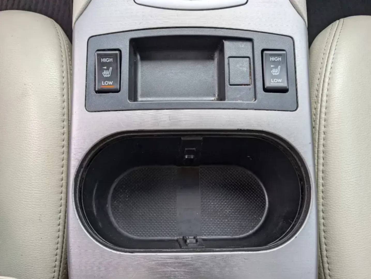 2014 /Warm Ivory Subaru Outback 2.5i Limited (4S4BRCLC0E3) with an Other engine, located at 5115 14th Ave., Columbus, GA, 31904, (706) 323-0345, 32.511494, -84.971046 - Discover the perfect companion for your weekend adventures and family outings with this stunning 2014 Subaru Outback 2.5i Limited, now available at Gils Auto in Opelika, AL. Whether you're navigating the scenic routes of Lee County or heading out on a family road trip to nearby Chewacla State Park, - Photo#14