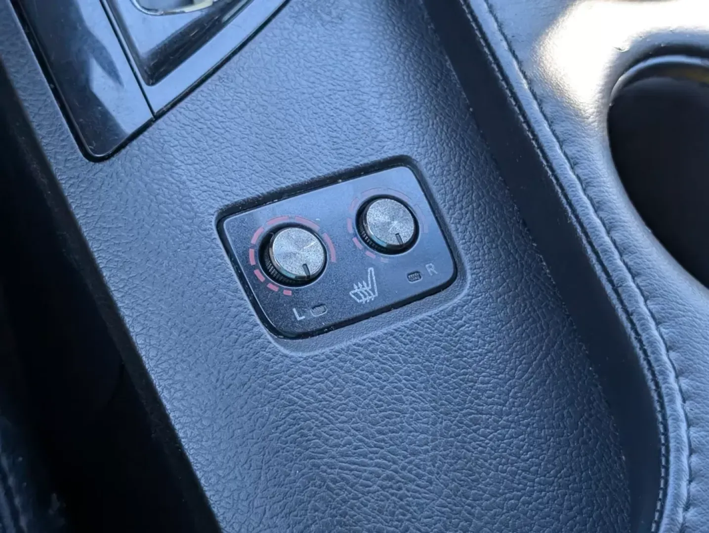 2014 /Black Toyota Avalon XLE (4T1BK1EB4EU) with an Other engine, located at 521 Old Farm Lane Rd, Prattville, AL, 36066, (334) 325-1505, 32.482460, -86.416367 - Are you ready to elevate your driving experience? Meet the 2014 Toyota Avalon XLE, a sophisticated sedan that perfectly balances luxury, performance, and practicality. Whether you're commuting to work, running errands, or embarking on a weekend getaway, this vehicle is designed to enhance your lifes - Photo#19