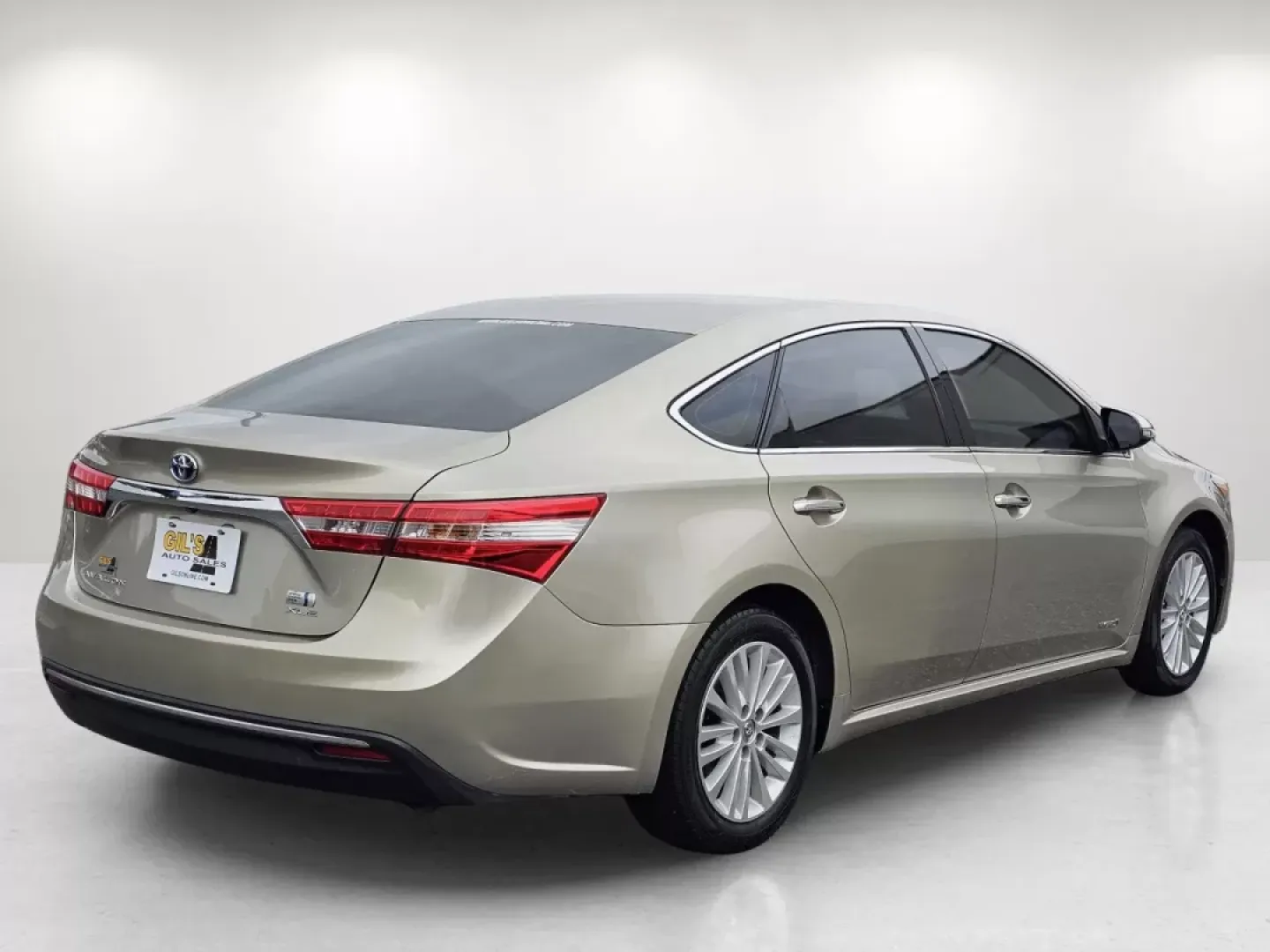2014 Toyota Avalon Hybrid XLE Premium (4T1BD1EB0EU) with an Other engine, located at 521 Old Farm Lane Rd, Prattville, AL, 36066, (334) 325-1505, 32.482460, -86.416367 - Experience the perfect blend of luxury and efficiency with the 2014 Toyota Avalon Hybrid, available now at Gils Auto in Phenix City, AL! This stunning sedan isn't just a ride; it's an experience designed for ultimate comfort and convenience, making it an ideal choice for both daily commutes and week - Photo#4