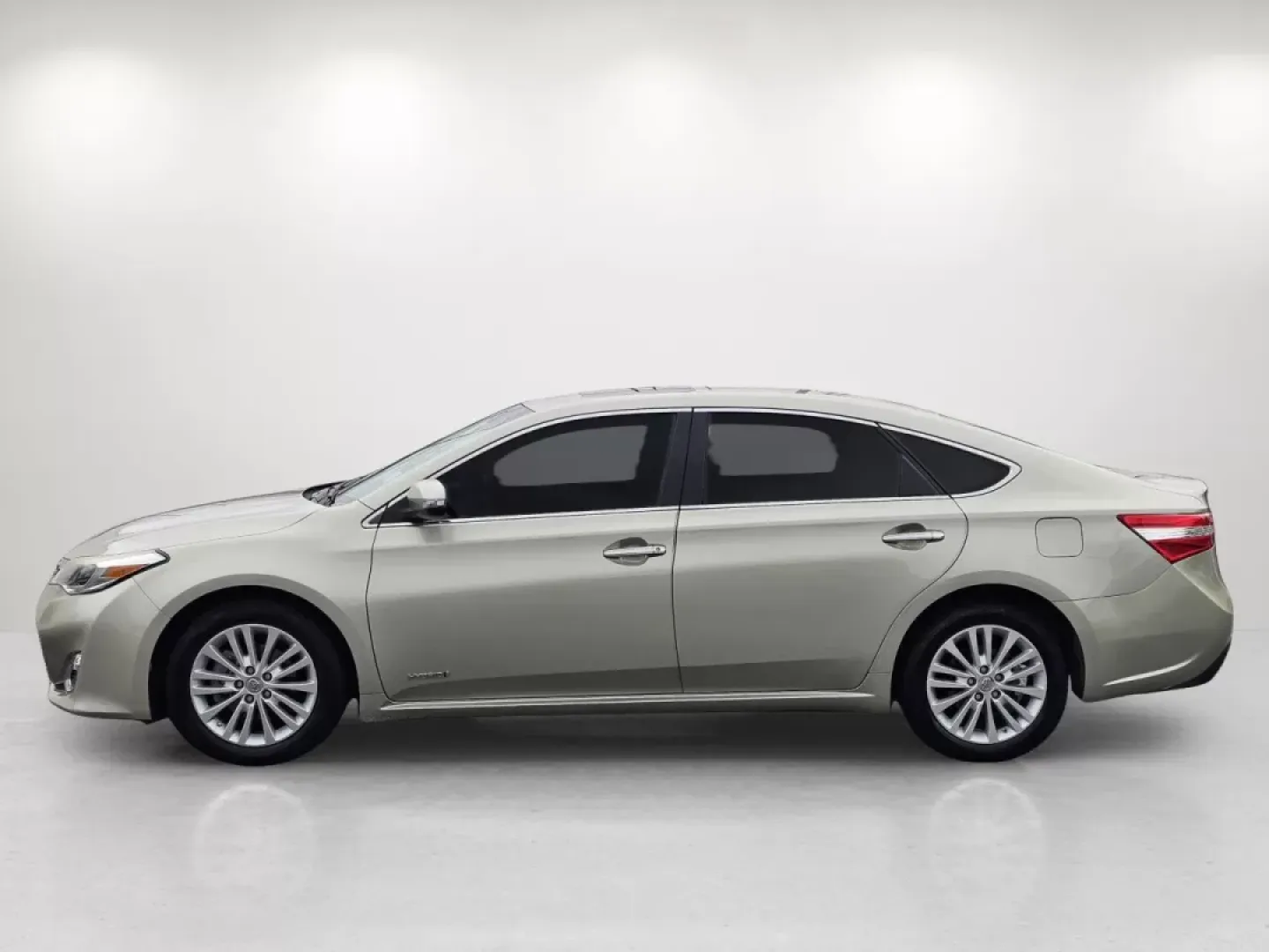 2014 Toyota Avalon Hybrid XLE Premium (4T1BD1EB0EU) with an Other engine, located at 521 Old Farm Lane Rd, Prattville, AL, 36066, (334) 325-1505, 32.482460, -86.416367 - Experience the perfect blend of luxury and efficiency with the 2014 Toyota Avalon Hybrid, available now at Gils Auto in Phenix City, AL! This stunning sedan isn't just a ride; it's an experience designed for ultimate comfort and convenience, making it an ideal choice for both daily commutes and week - Photo#7