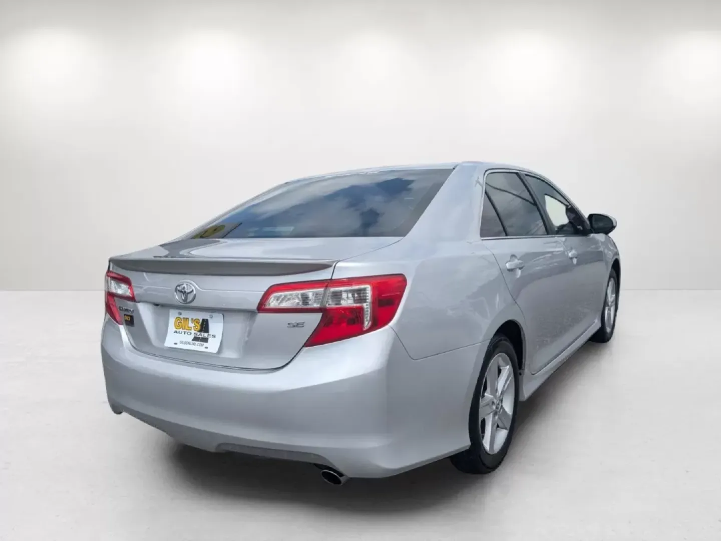 2014 Toyota Camry SE (4T1BF1FK7EU) with an Other engine, located at 804 22nd Ave, Phenix City, AL, 36870, (334) 297-1860, 32.484749, -85.024475 - Looking for a reliable vehicle that offers comfort and efficiency for your daily commute or family trips? Look no further than this 2014 Toyota Camry, now available at Gils Auto in Phenix City, AL. As a trusted Buy Here Pay Here dealership, we specialize in providing second chance auto financing opt - Photo#4