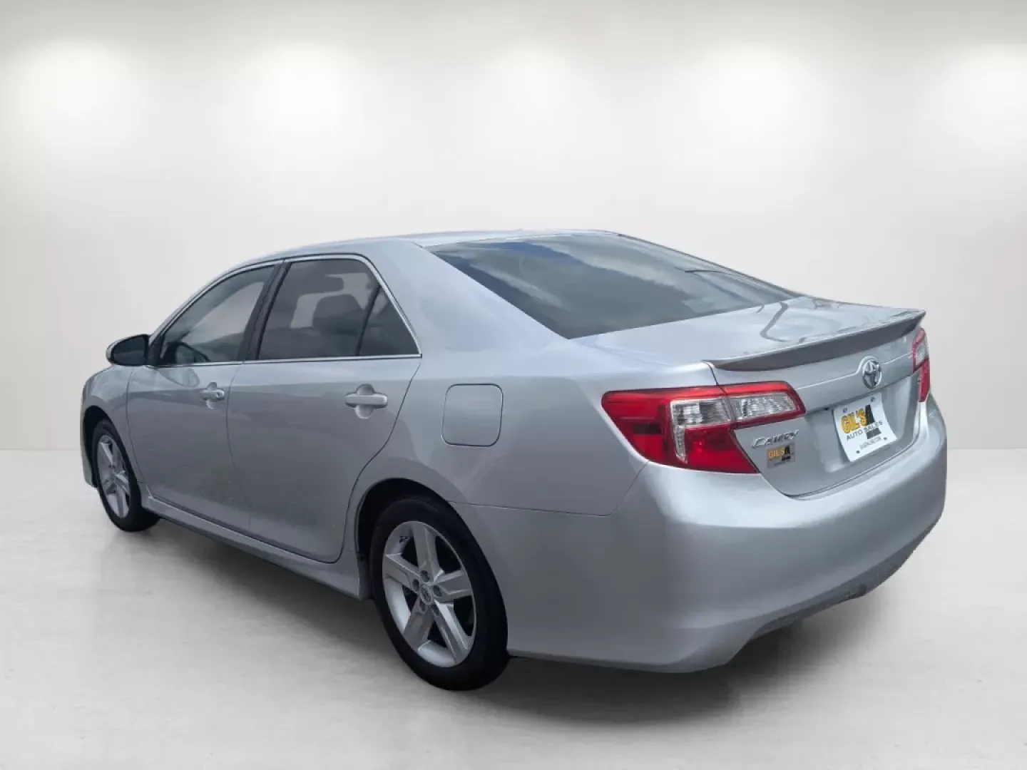 2014 Toyota Camry SE (4T1BF1FK7EU) with an Other engine, located at 804 22nd Ave, Phenix City, AL, 36870, (334) 297-1860, 32.484749, -85.024475 - Looking for a reliable vehicle that offers comfort and efficiency for your daily commute or family trips? Look no further than this 2014 Toyota Camry, now available at Gils Auto in Phenix City, AL. As a trusted Buy Here Pay Here dealership, we specialize in providing second chance auto financing opt - Photo#6