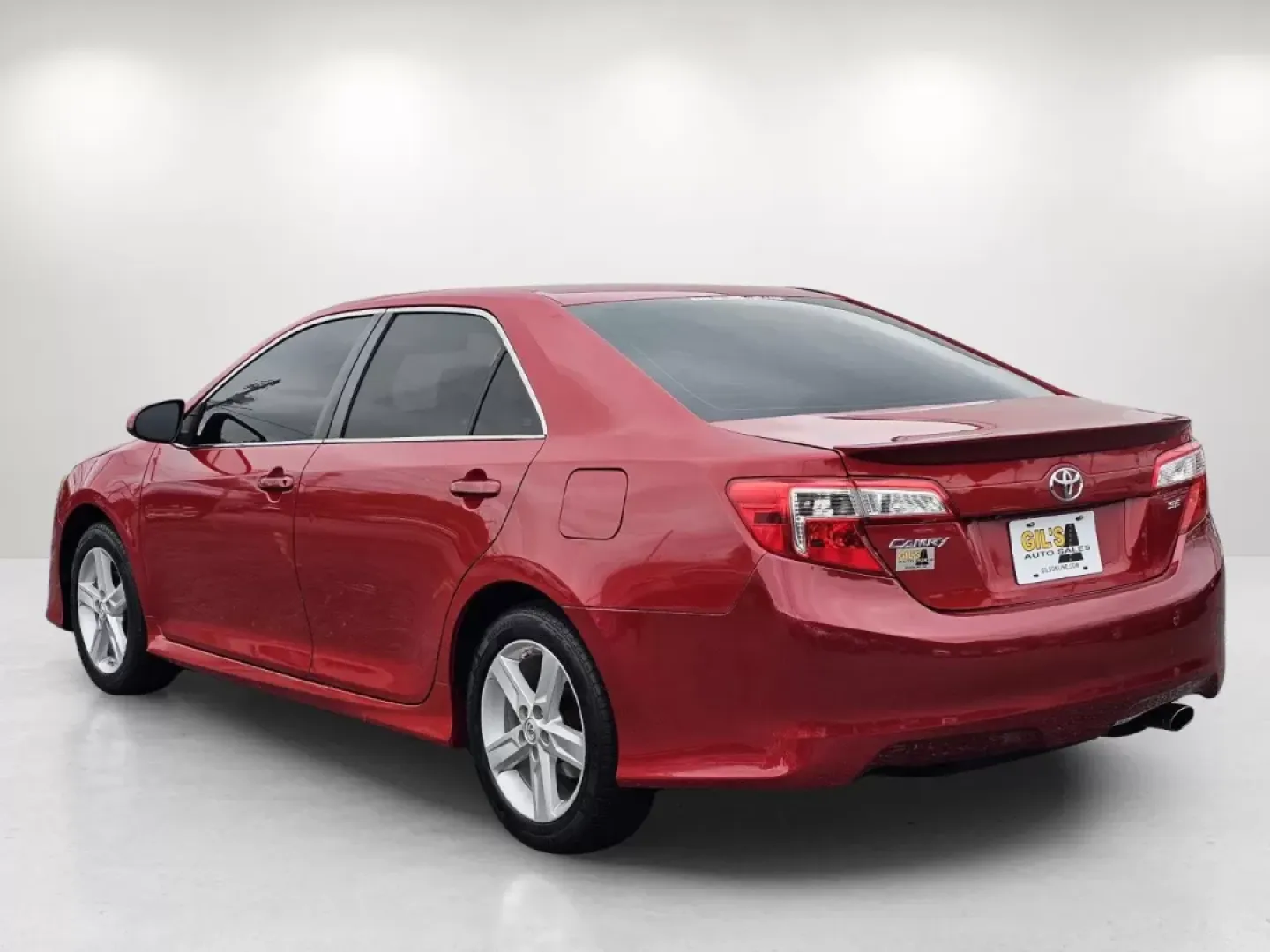 2014 Toyota Camry SE (4T1BF1FK2EU) with an Other engine, located at 804 22nd Ave, Phenix City, AL, 36870, (334) 297-1860, 32.484749, -85.024475 - **Experience Comfort and Style with the 2014 Toyota Camry SE Perfect for Your Daily Commute!**<br /> <br /> Are you searching for a reliable sedan that combines style, functionality, and affordability? Look no further than this stunning 2014 Toyota Camry SE, available now at Gils Auto in Phenix Cit - Photo#6