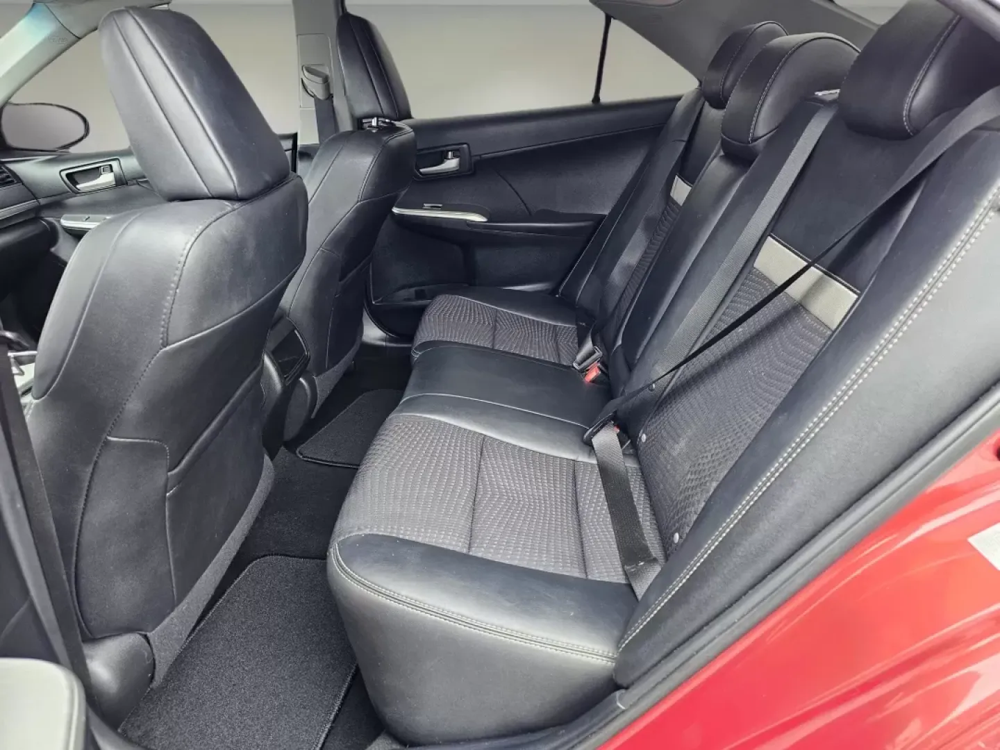 2014 Toyota Camry SE (4T1BF1FK2EU) with an Other engine, located at 804 22nd Ave, Phenix City, AL, 36870, (334) 297-1860, 32.484749, -85.024475 - **Experience Comfort and Style with the 2014 Toyota Camry SE Perfect for Your Daily Commute!**<br /> <br /> Are you searching for a reliable sedan that combines style, functionality, and affordability? Look no further than this stunning 2014 Toyota Camry SE, available now at Gils Auto in Phenix Cit - Photo#14