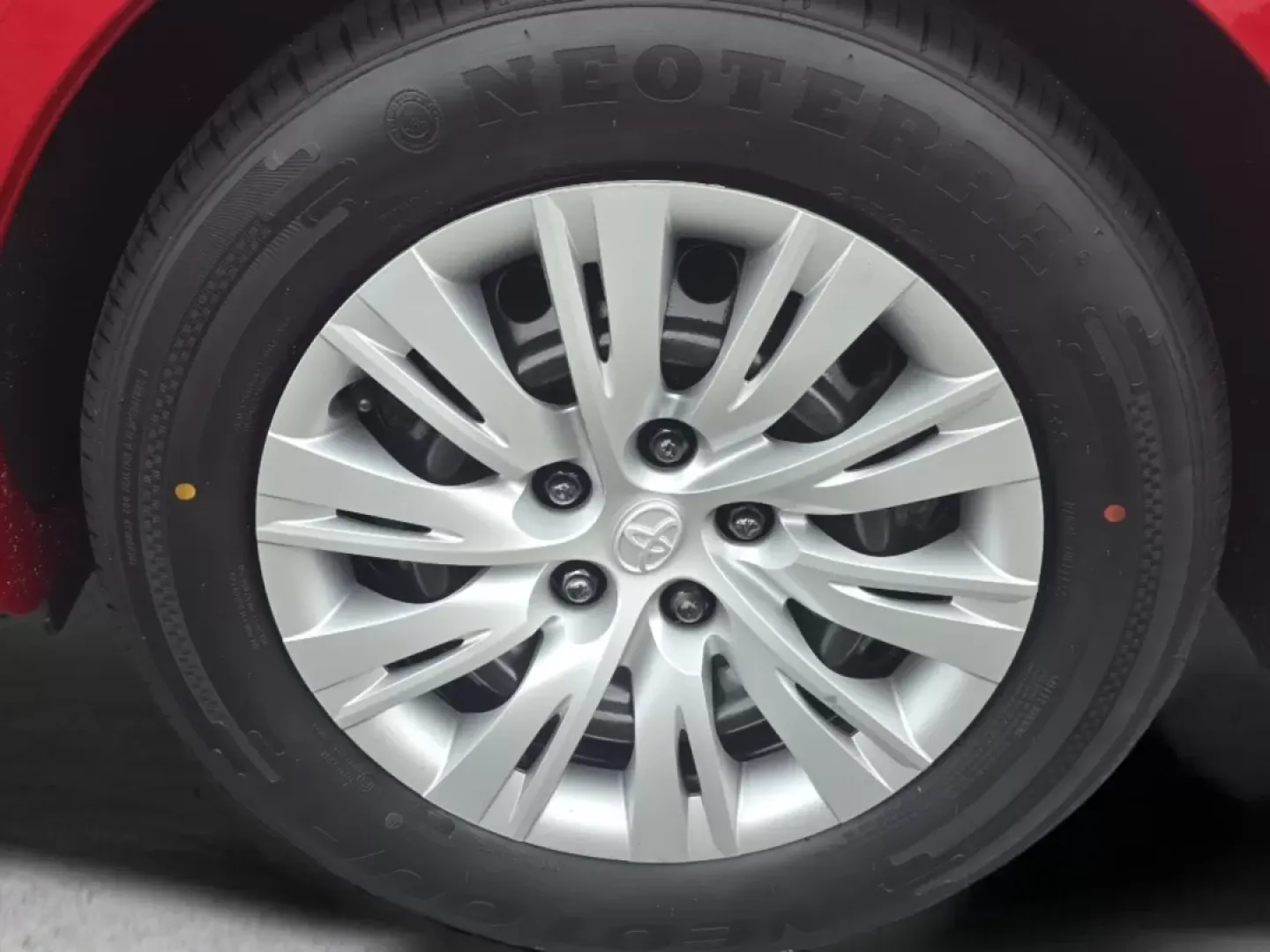 2014 Toyota Camry LE (4T1BF1FK3EU) with an Other engine, located at 5115 14th Ave., Columbus, GA, 31904, (706) 323-0345, 32.511494, -84.971046 - **Unleash Your Drive with This 2014 Toyota Camry Perfect for Your Daily Commute!**<br /> <br /> Are you in search of a reliable and stylish vehicle that fits seamlessly into your everyday life? Look no further than this striking 2014 Toyota Camry, designed for commuters and weekend adventurers alik - Photo#8