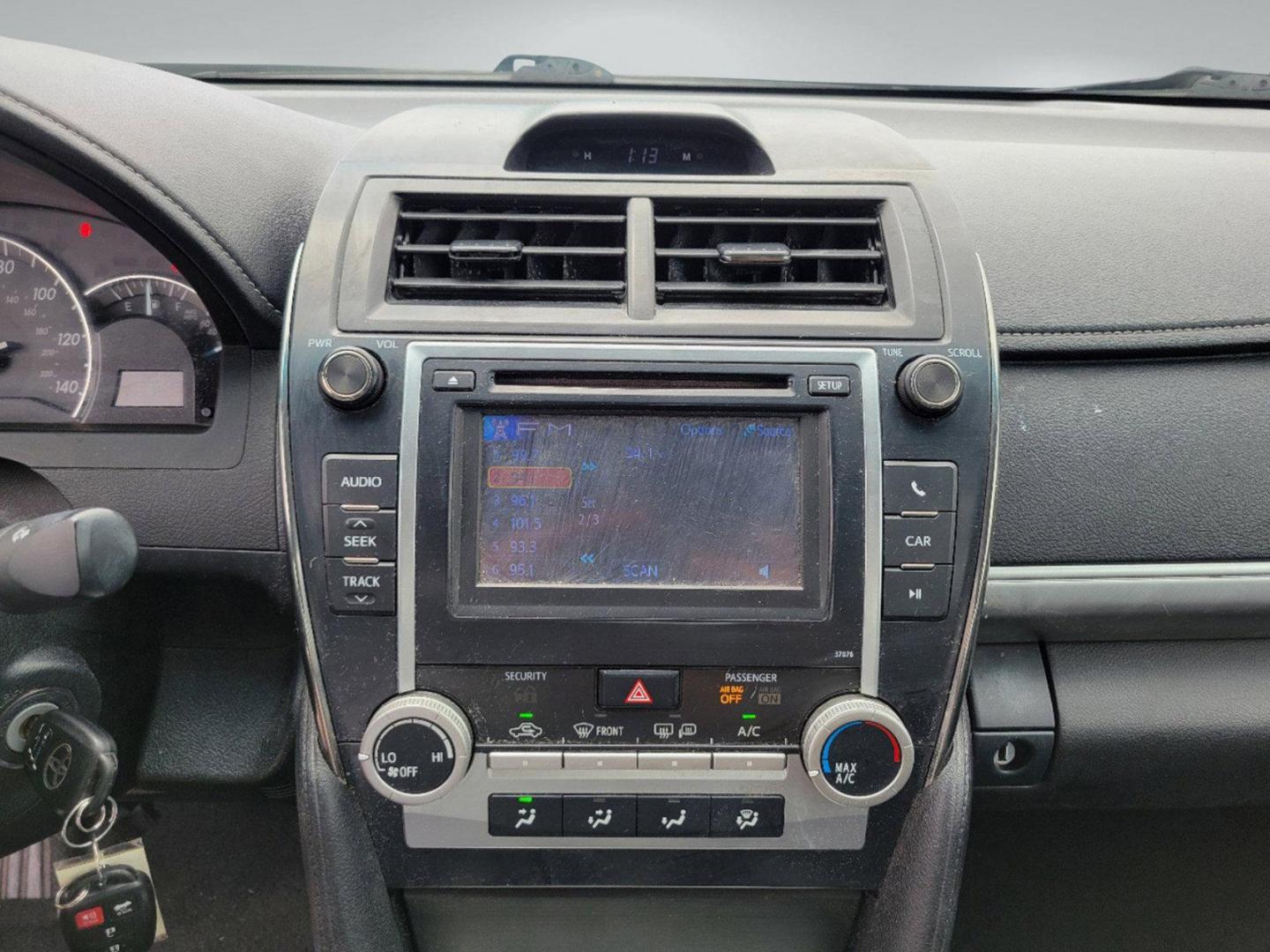 2014 Gray Toyota Camry SE (4T1BF1FK5EU) with an Regular Unleaded I-4 2.5 L/152 engine, 6-Speed Automatic w/OD transmission, located at 3959 U.S. 80 W, Phenix City, AL, 36870, (334) 297-4885, 32.469296, -85.135185 - 2014 Toyota Camry SE - Photo#11