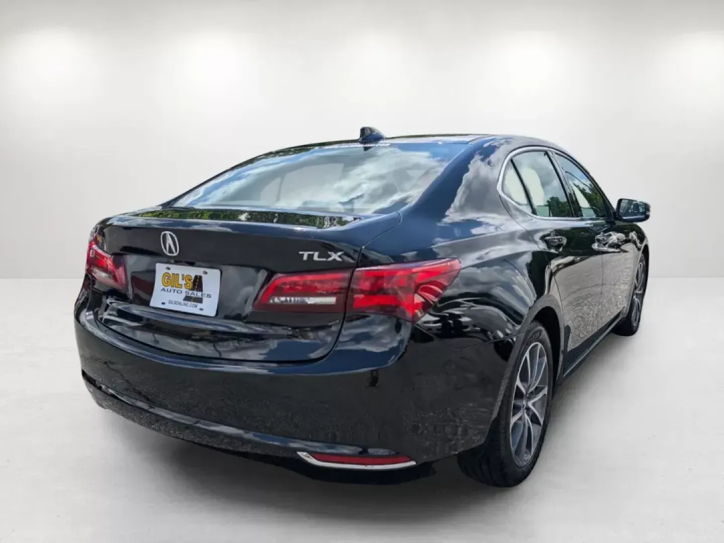 2015 Acura TLX V6 (19UUB2F3XFA) with an Premium Unleaded V-6 3.5 L/212 engine, 9-Speed Automatic w/OD transmission, located at 804 22nd Ave, Phenix City, AL, 36870, (334) 297-1860, 32.484749, -85.024475 - Looking for a vehicle that seamlessly blends luxury and performance with the practicality your lifestyle demands? Look no further than this stunning 2015 Acura TLX V6, available at Gils Auto - Phenix City #2, located at 804 22nd Ave, Phenix City, AL 36870. This sophisticated sedan is perfect for com - Photo#4
